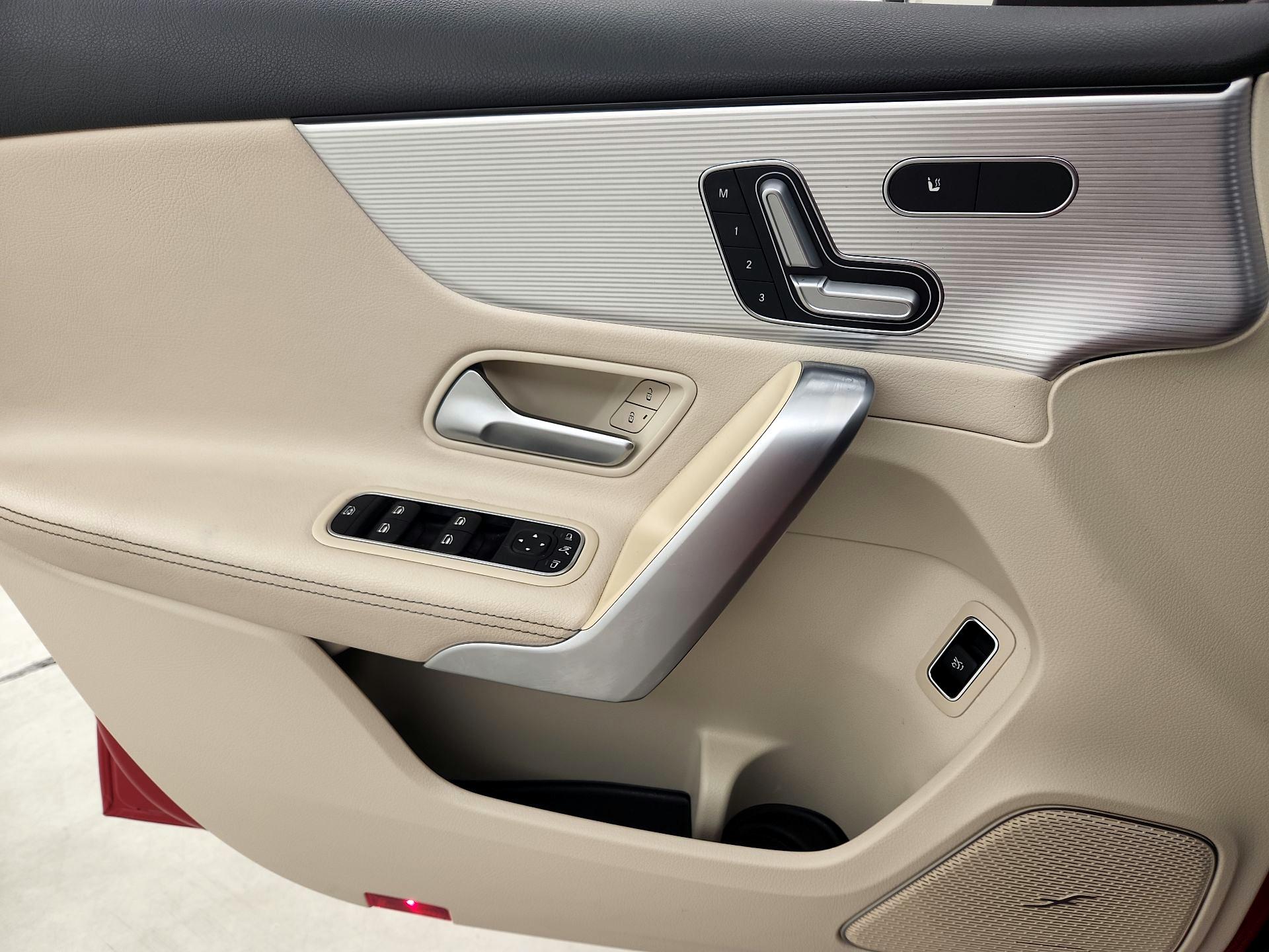 Thumbnail: 2019 Mercedes-Benz A-Class - 12