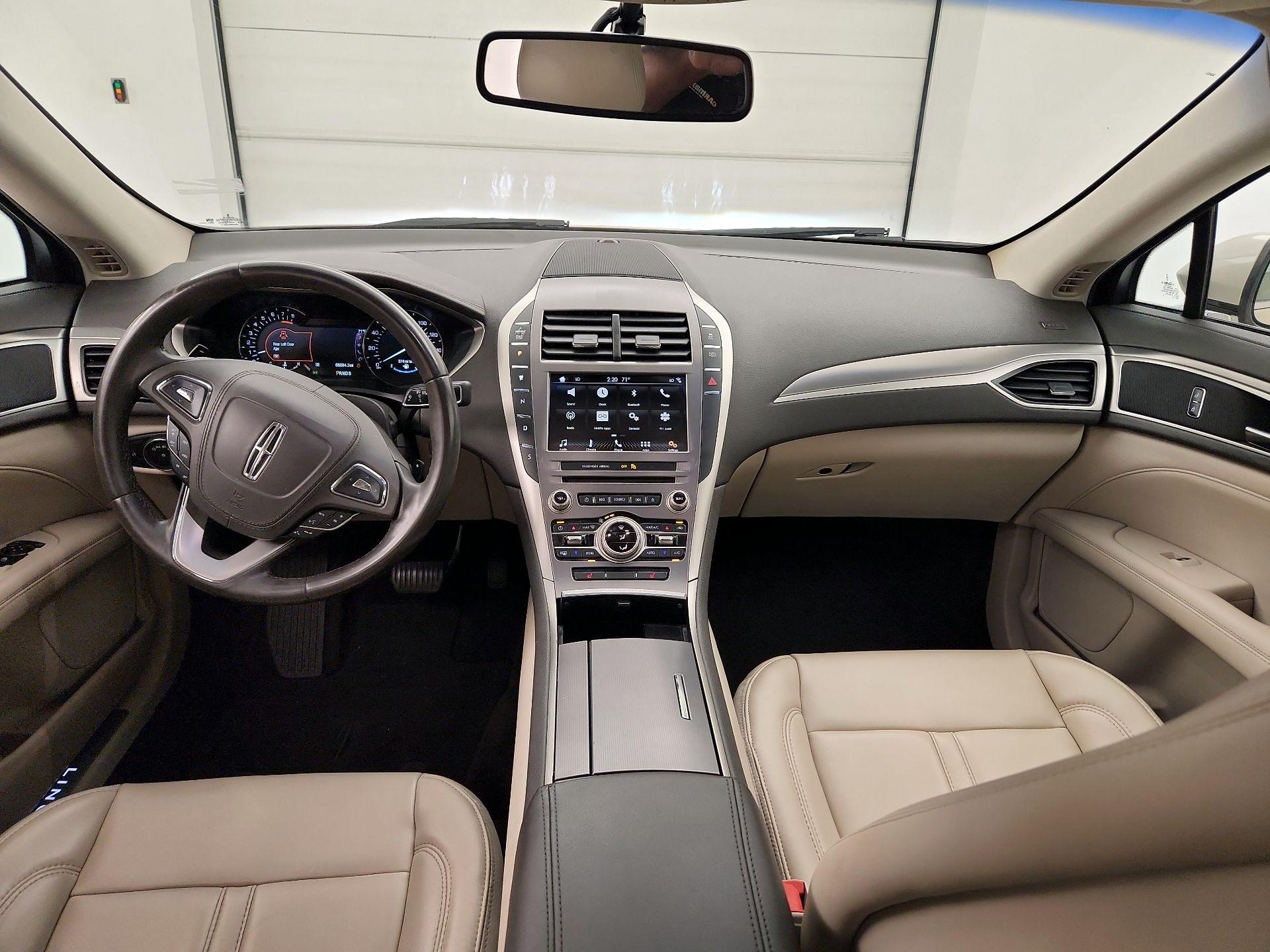Thumbnail: 2017 Lincoln MKZ - 9
