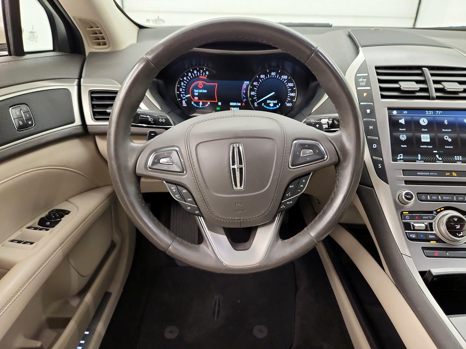 Thumbnail: 2017 Lincoln MKZ - 10