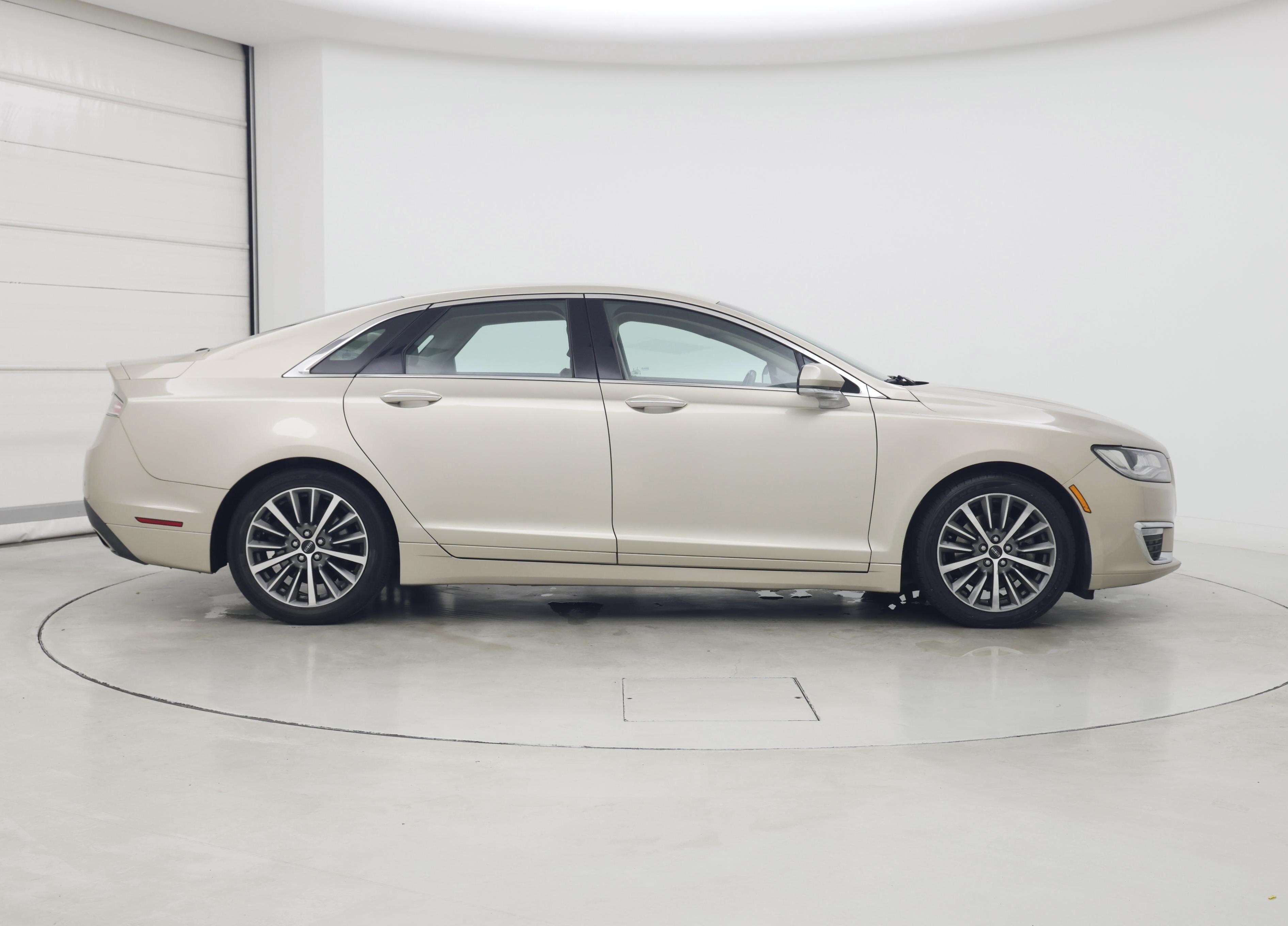 Thumbnail: 2017 Lincoln MKZ - 7