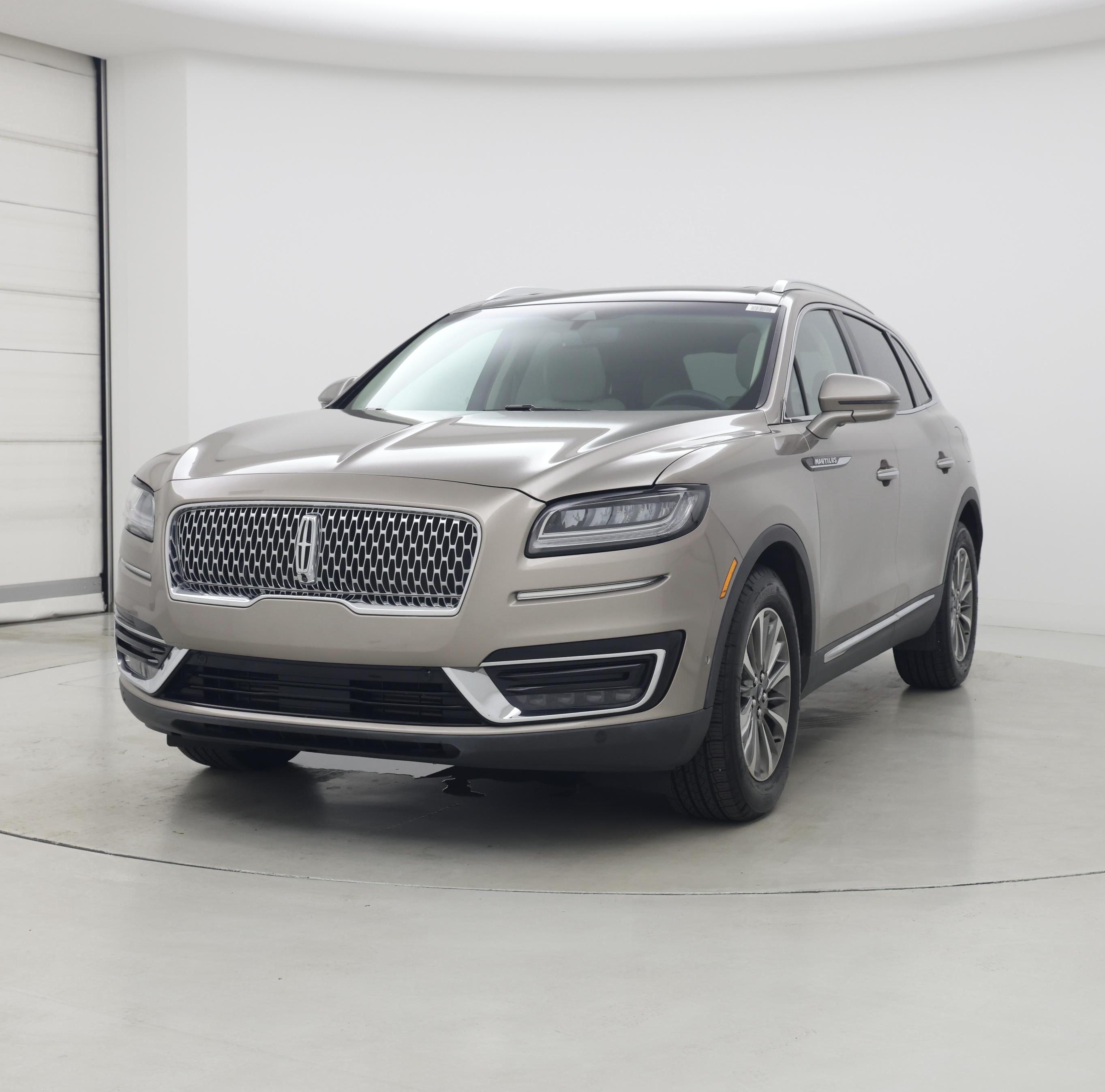 Thumbnail: 2020 Lincoln Nautilus - 4