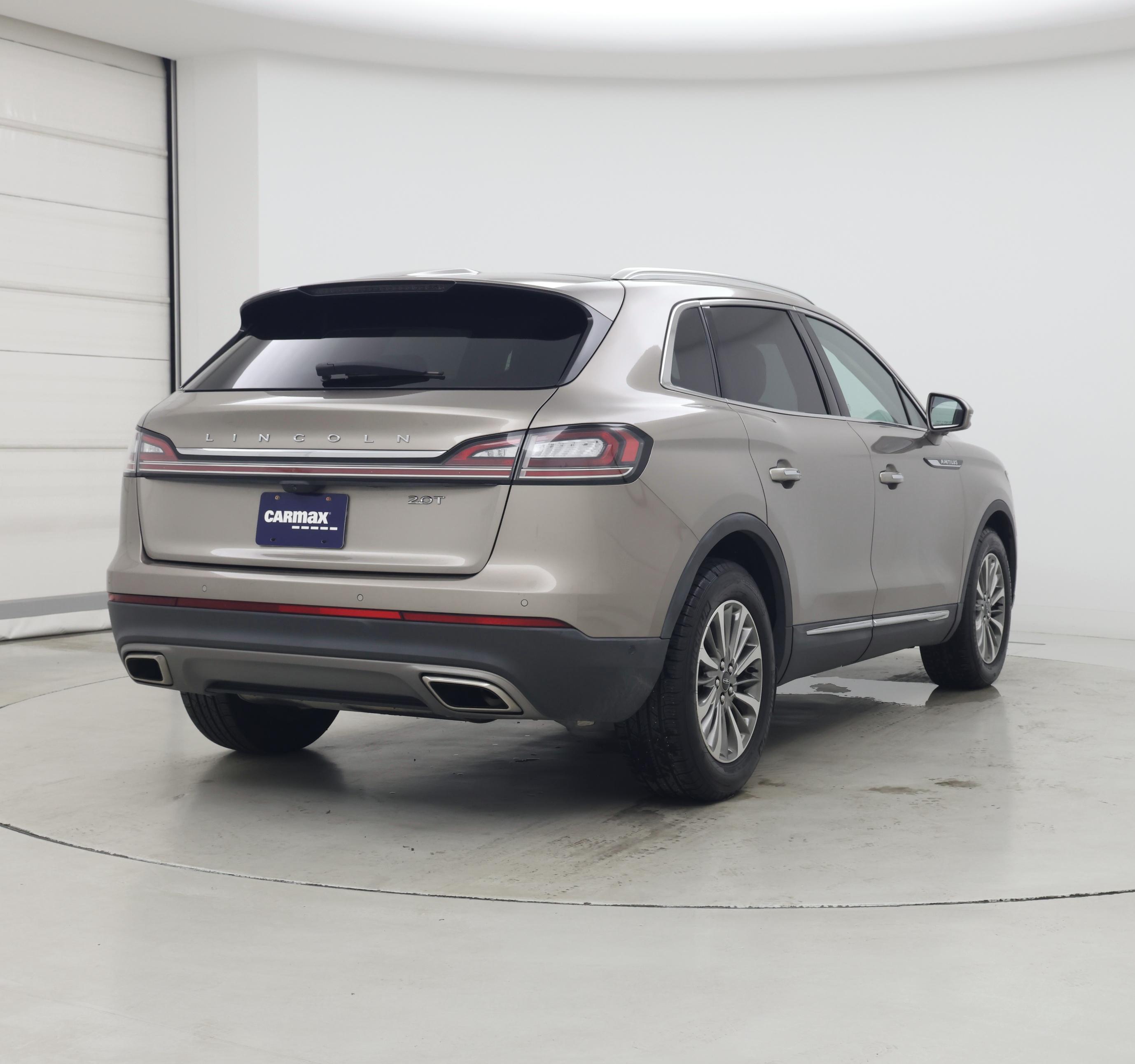 Thumbnail: 2020 Lincoln Nautilus - 8