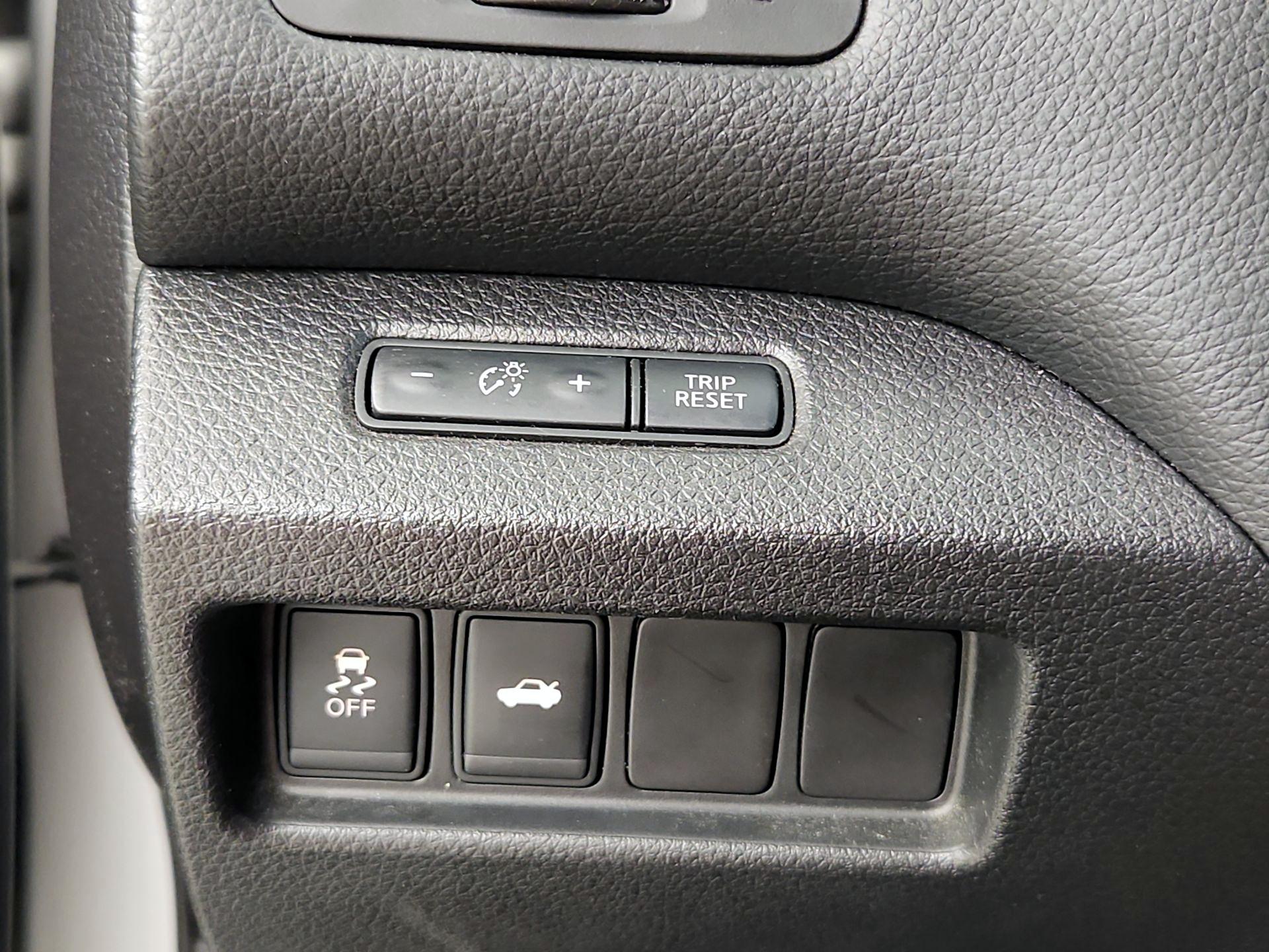 Thumbnail: 2014 Nissan Altima - 13