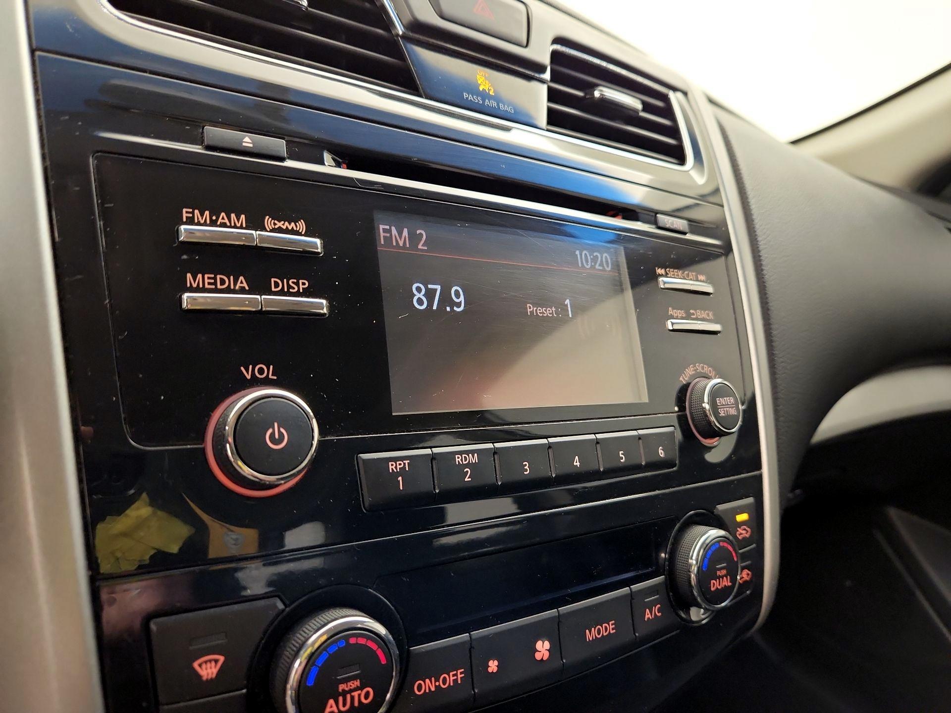 Thumbnail: 2014 Nissan Altima - 15