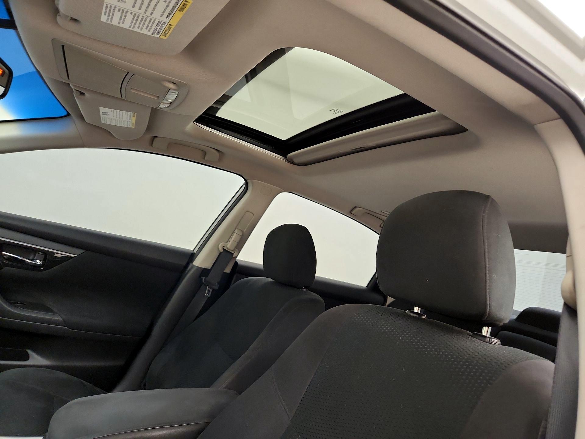 Thumbnail: 2014 Nissan Altima - 19