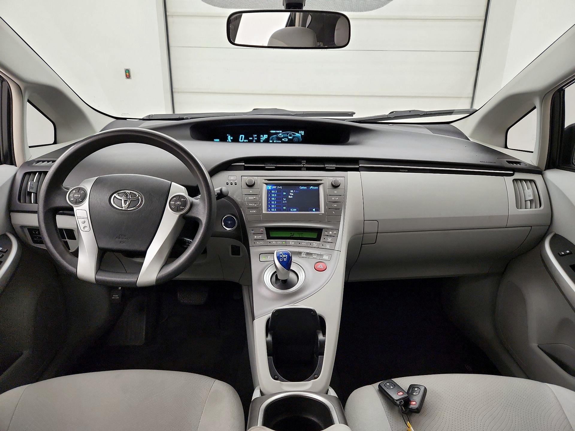 Thumbnail: 2013 Toyota Prius - 9