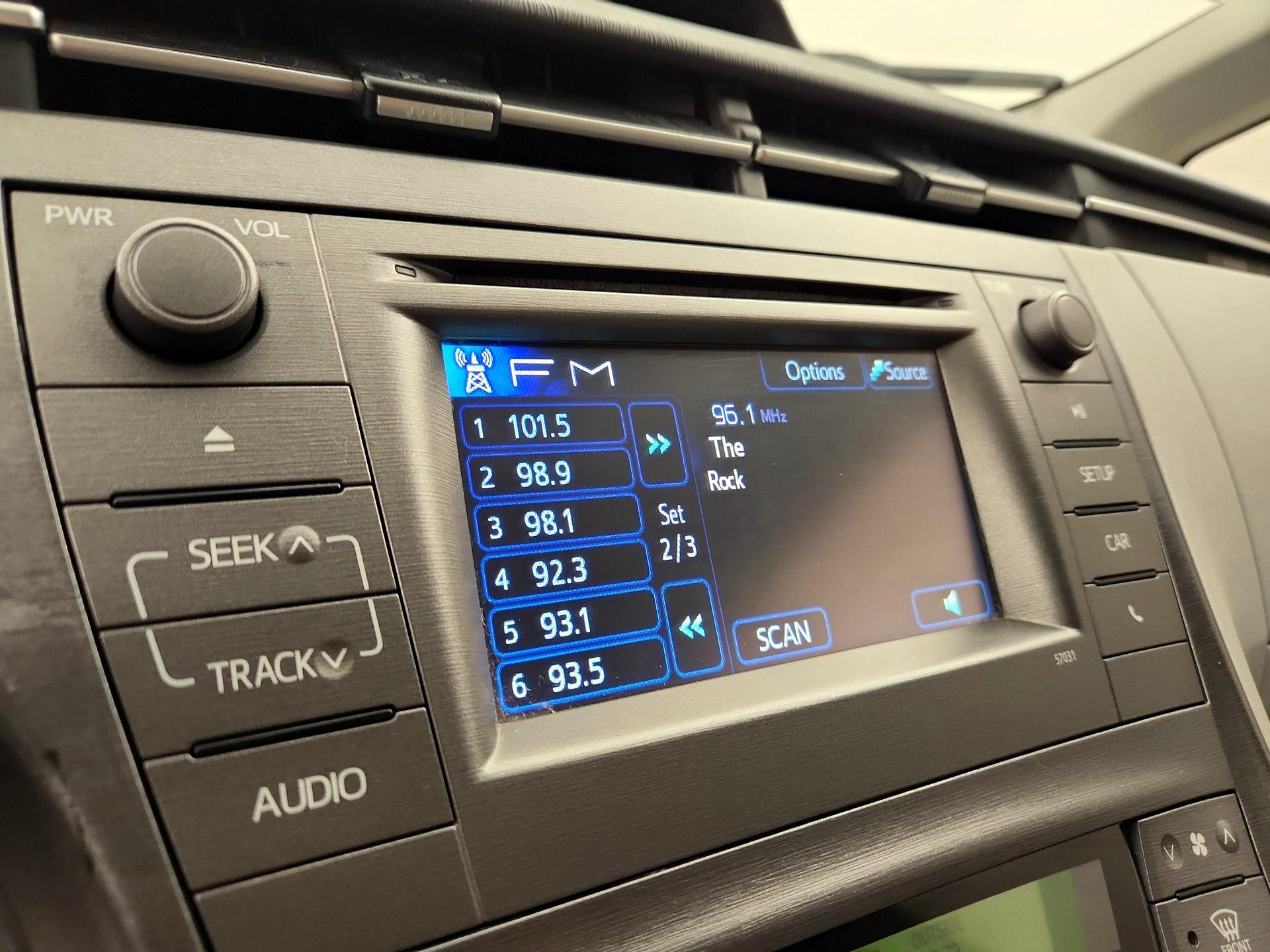 Thumbnail: 2013 Toyota Prius - 14