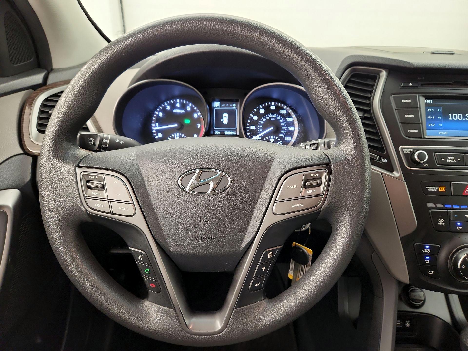 Thumbnail: 2017 Hyundai Santa Fe - 10