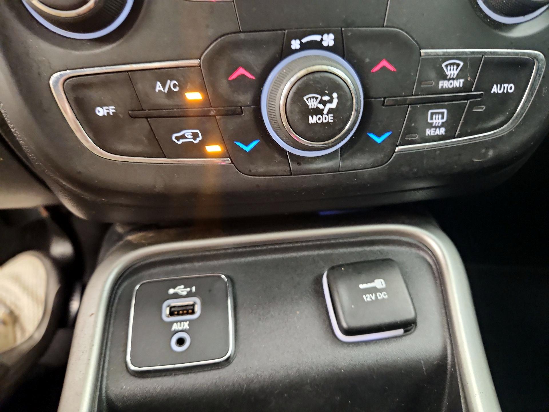 Thumbnail: 2021 Jeep Compass - 17