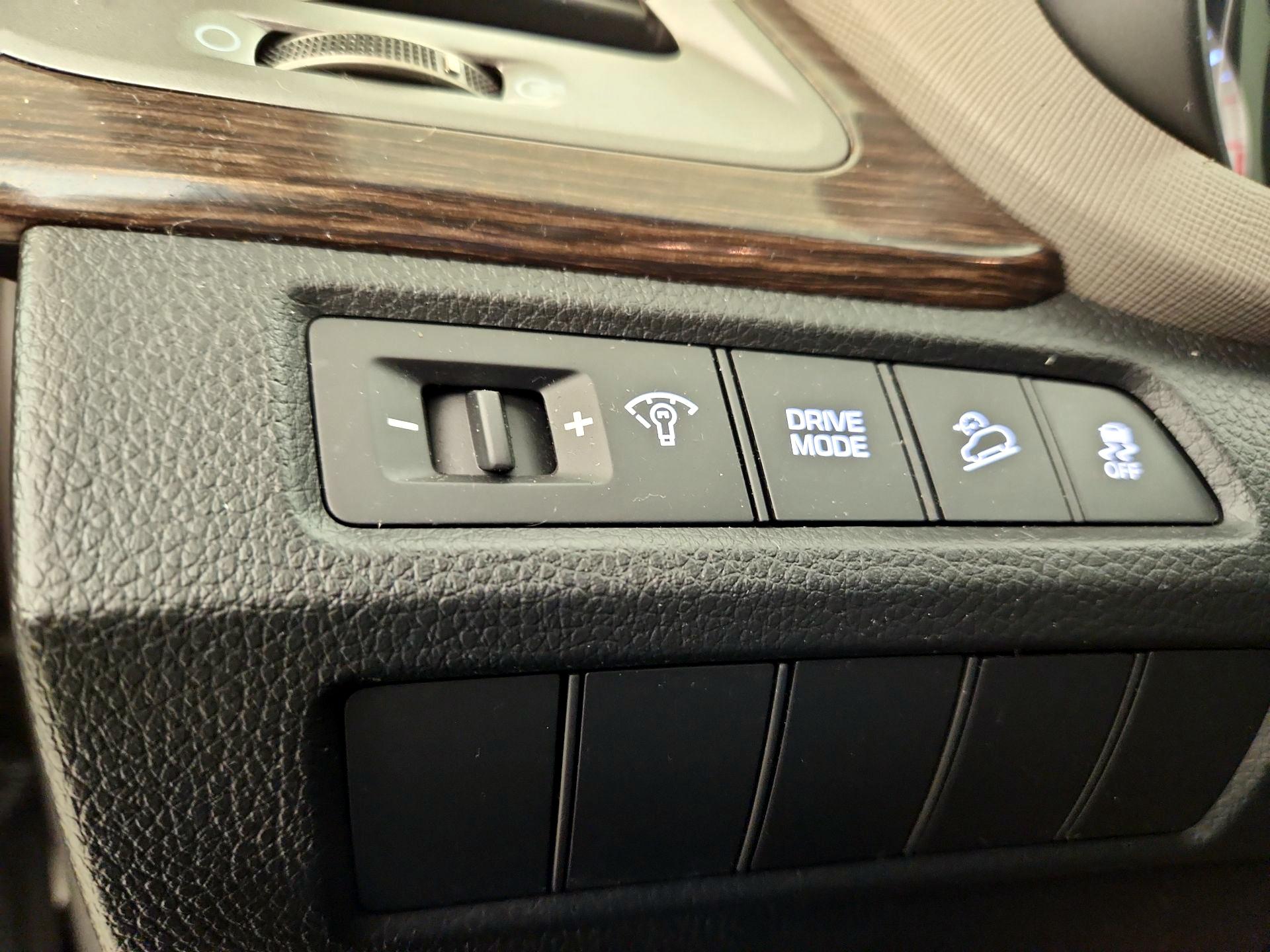 Thumbnail: 2018 Hyundai Santa Fe - 13