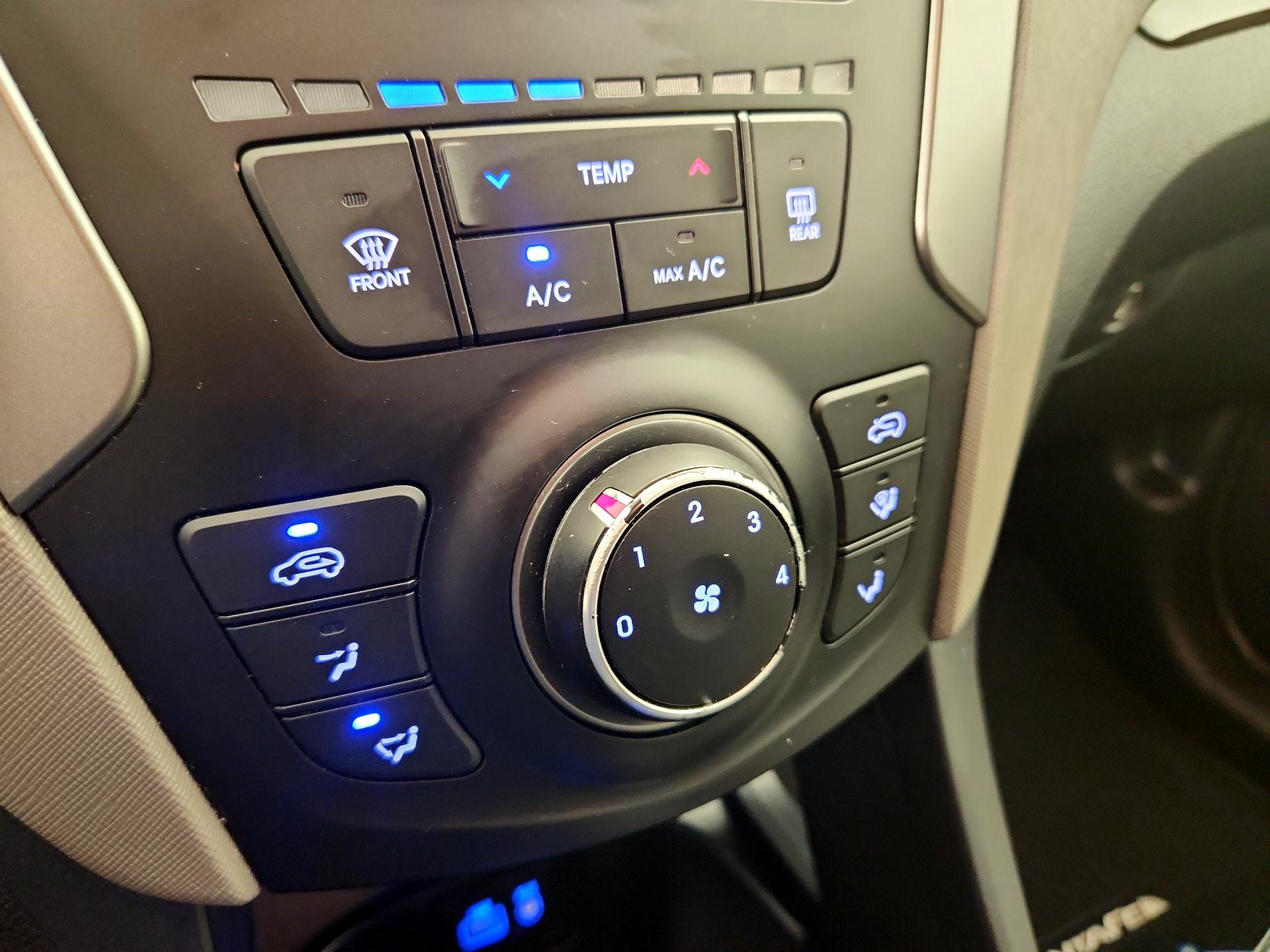 Thumbnail: 2018 Hyundai Santa Fe - 16