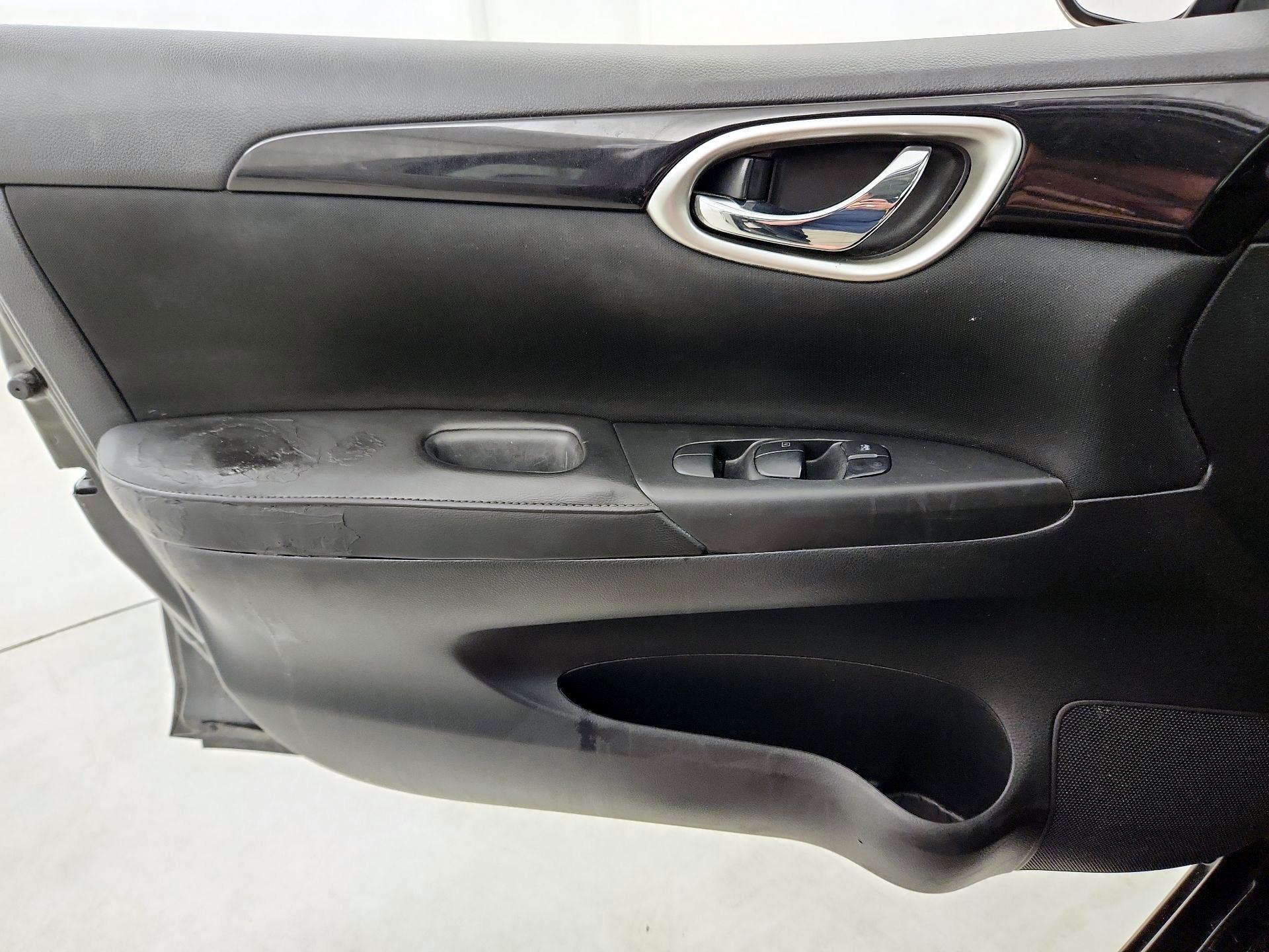 Thumbnail: 2019 Nissan Sentra - 12