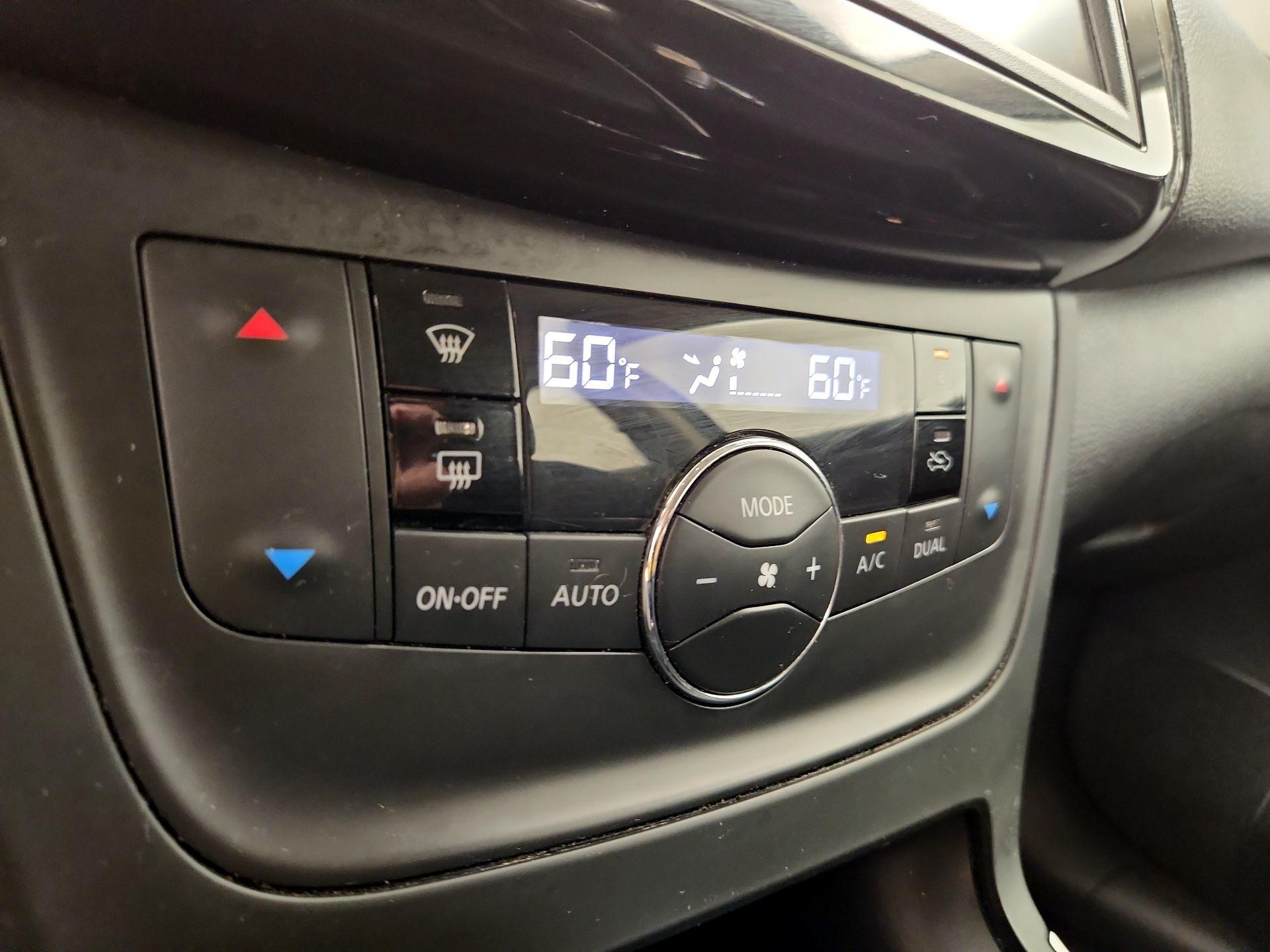 Thumbnail: 2019 Nissan Sentra - 16