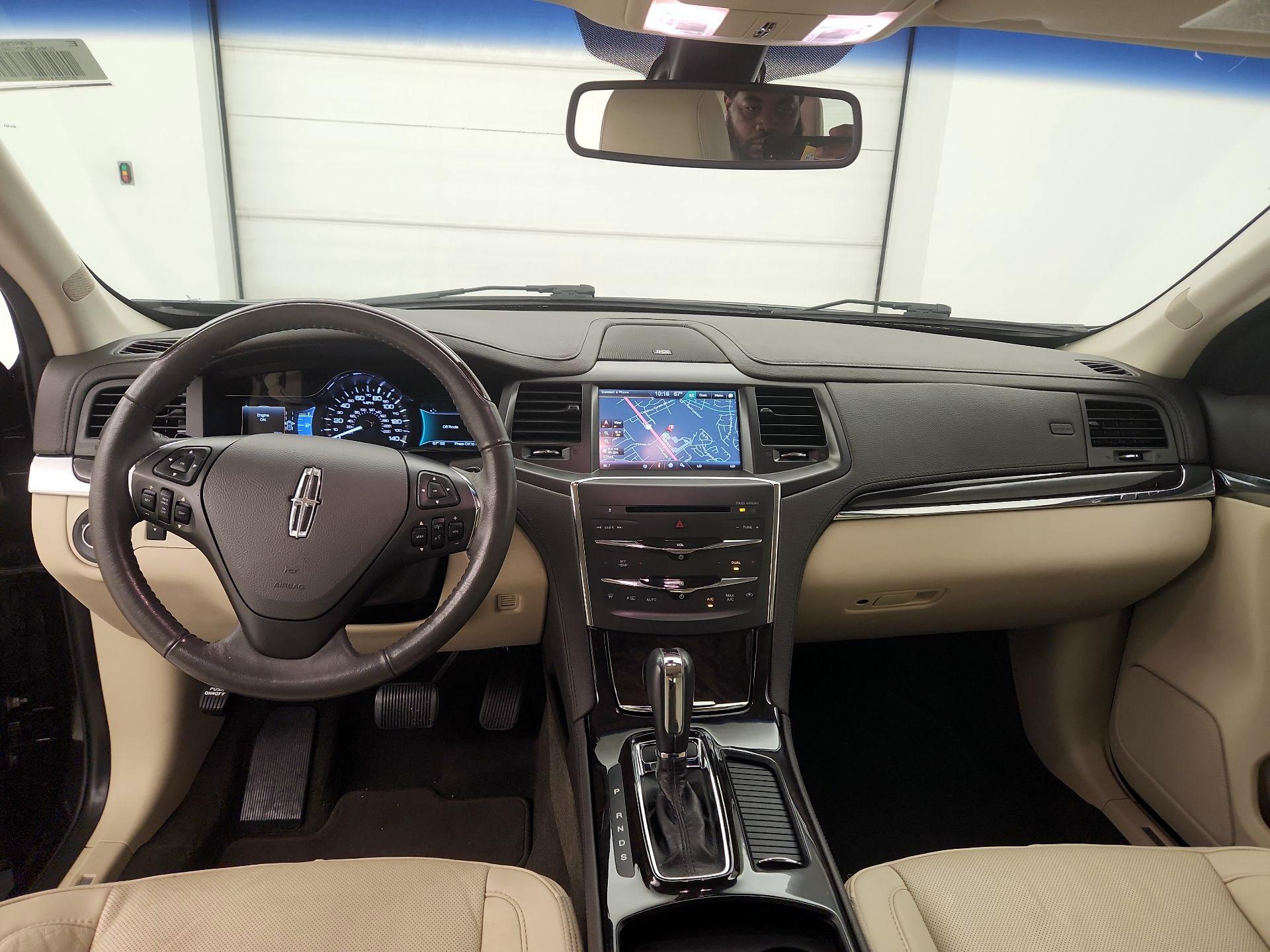 Thumbnail: 2015 Lincoln MKS - 9