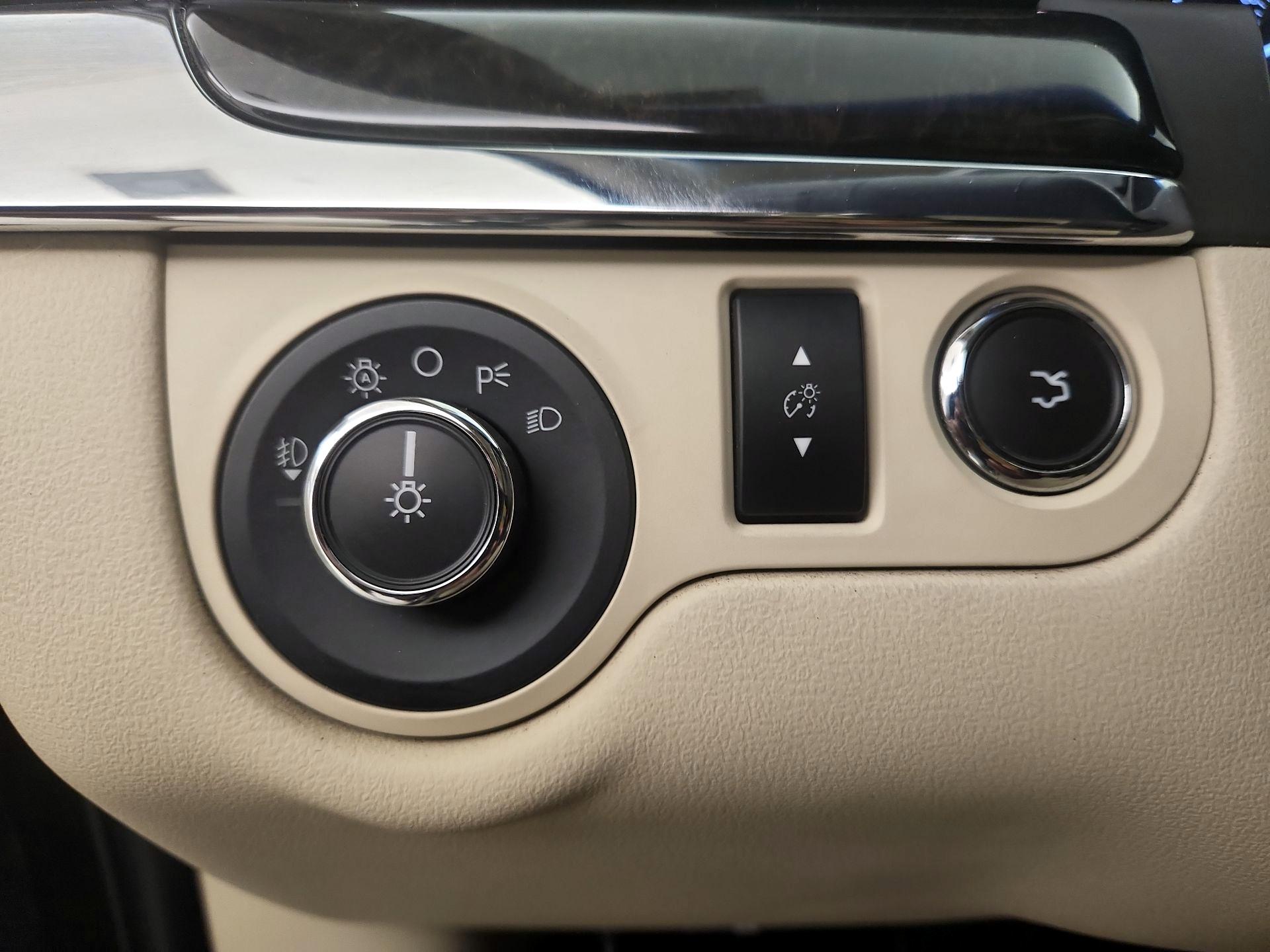 Thumbnail: 2015 Lincoln MKS - 13