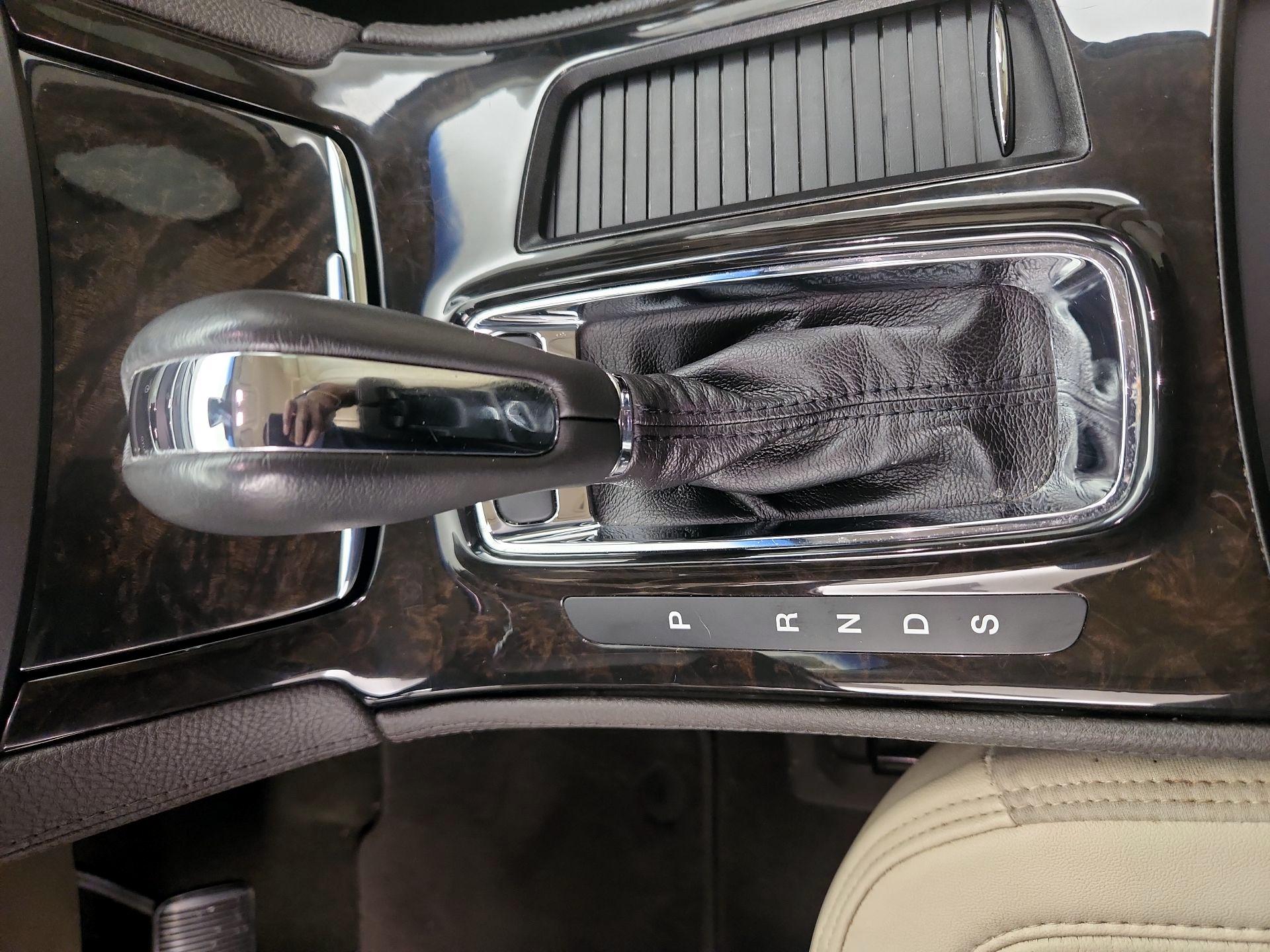 Thumbnail: 2015 Lincoln MKS - 18