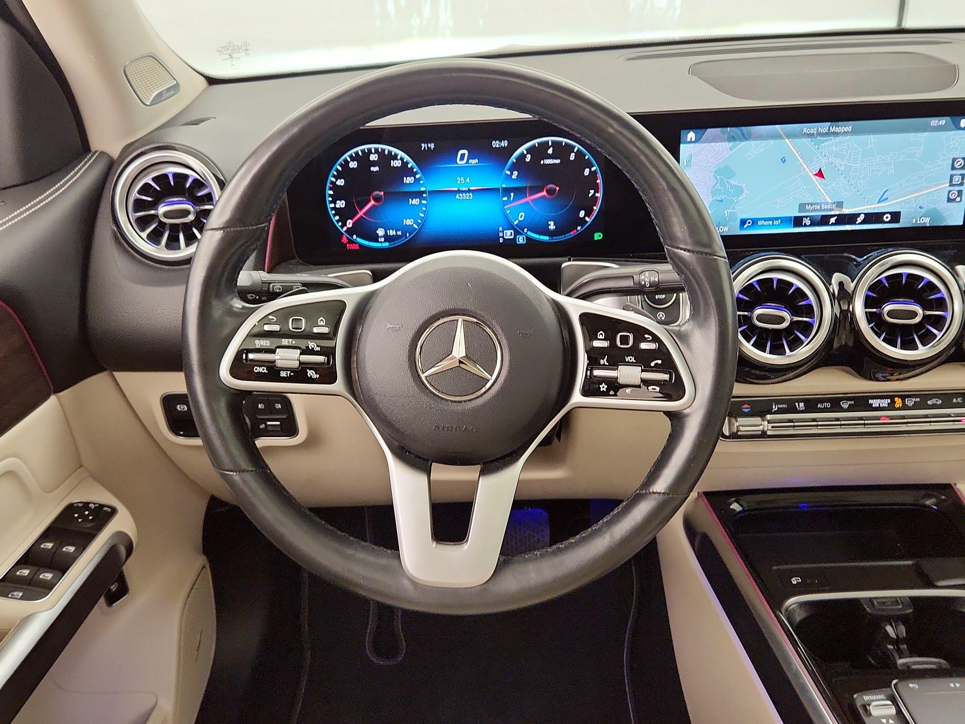 Thumbnail: 2021 Mercedes-Benz GLB - 10