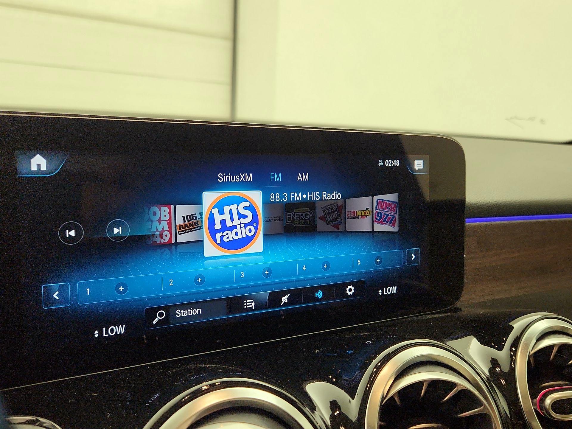 Thumbnail: 2021 Mercedes-Benz GLB - 16