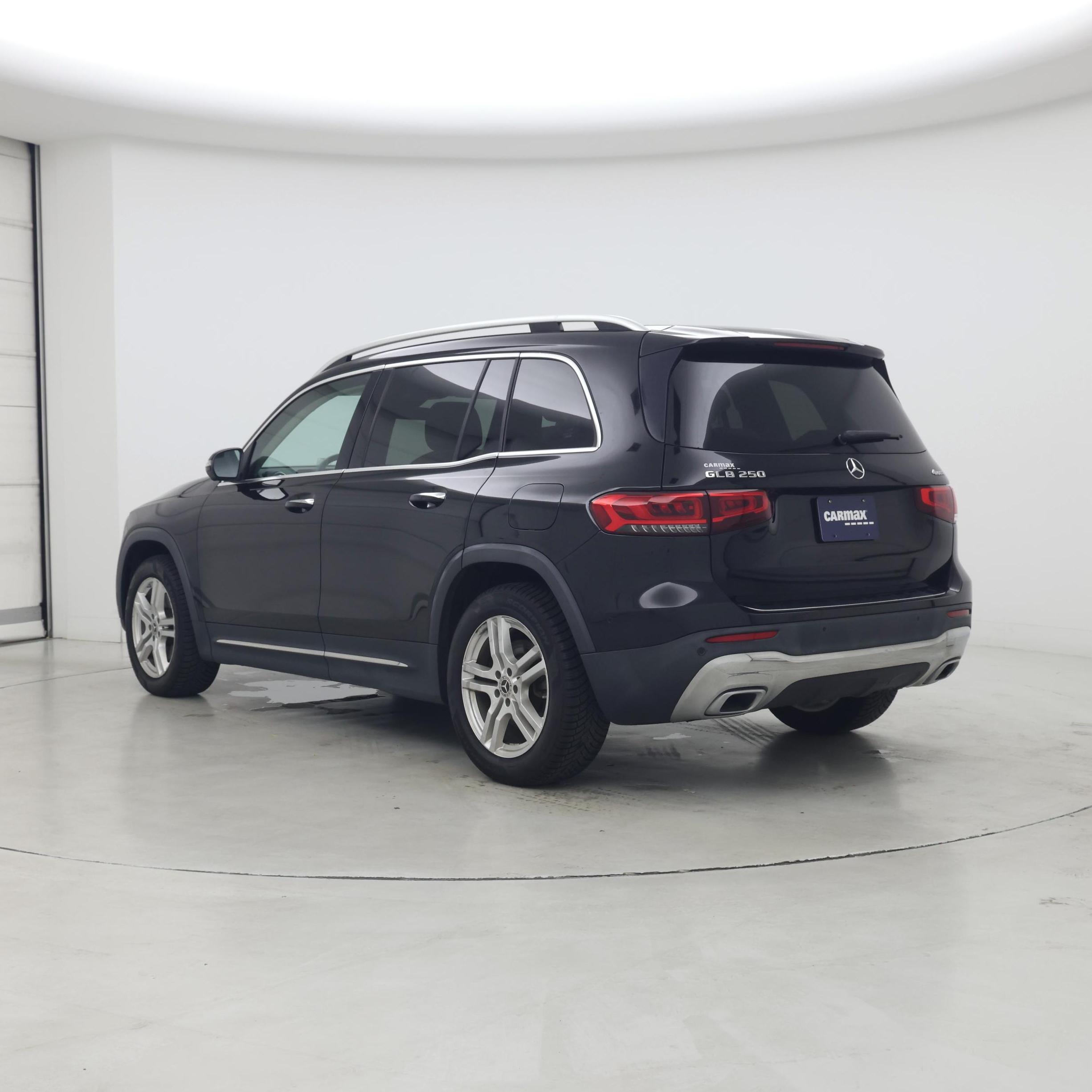 Thumbnail: 2021 Mercedes-Benz GLB - 2