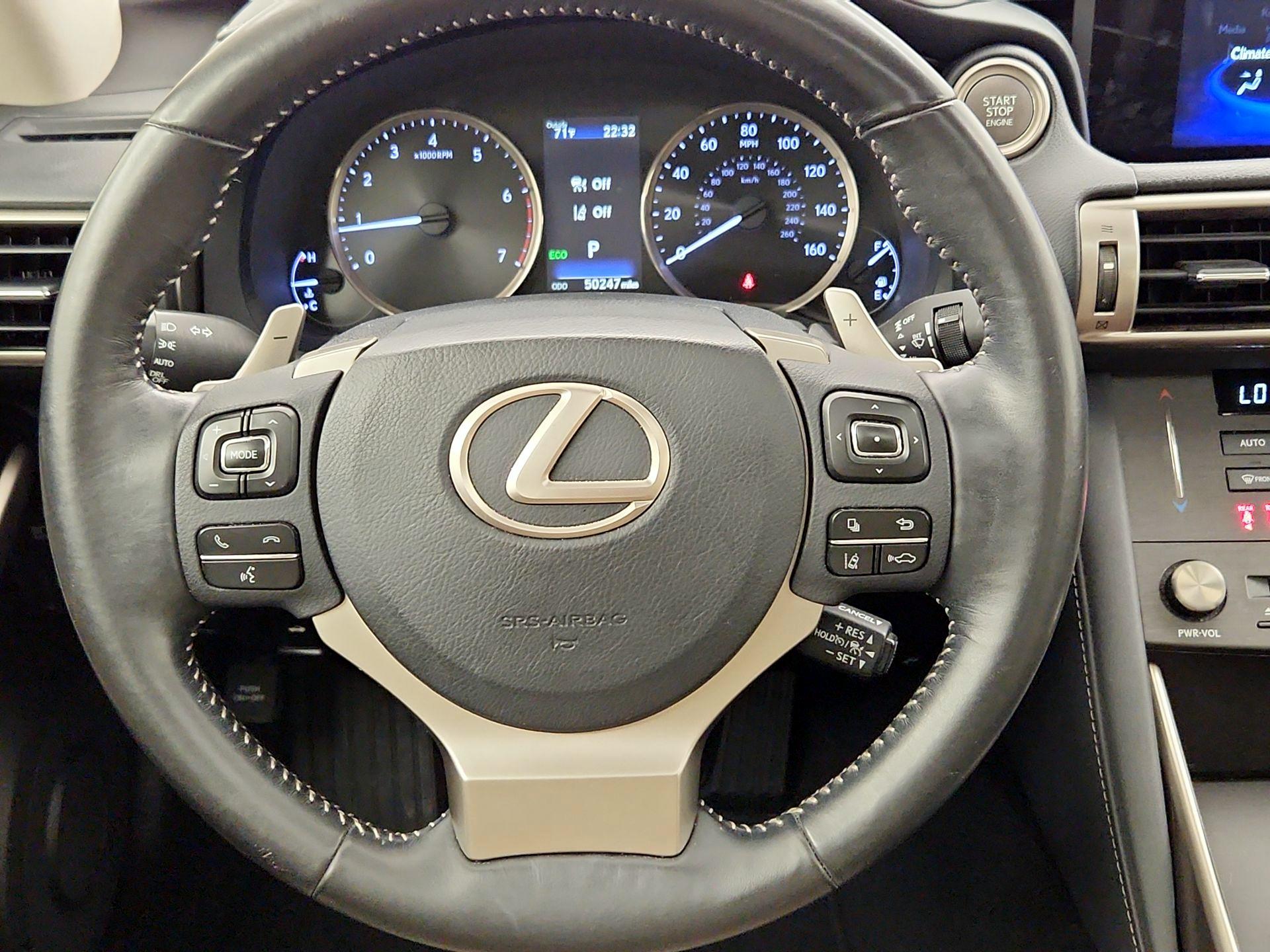 Thumbnail: 2019 Lexus IS - 10