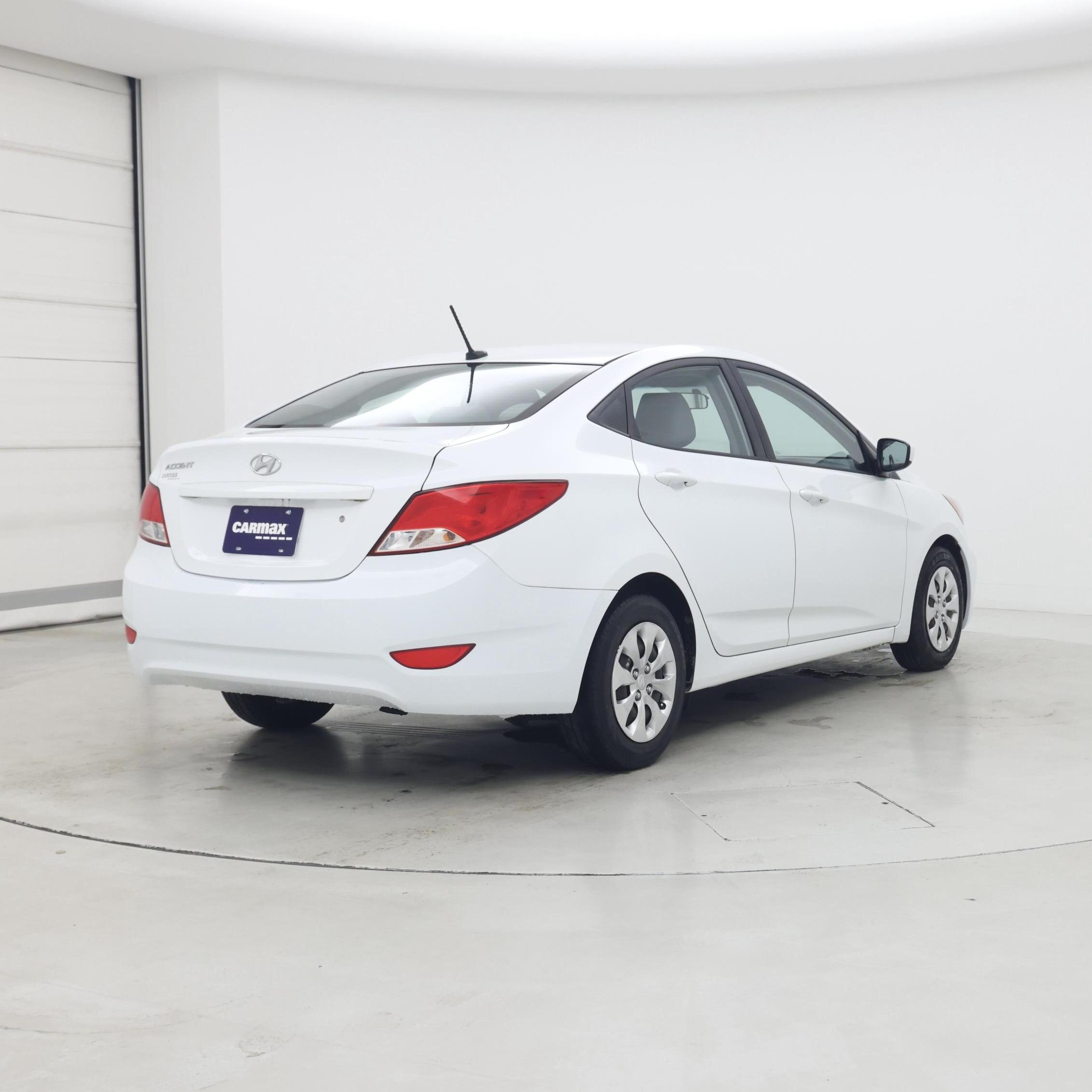 Thumbnail: 2017 Hyundai Accent - 8