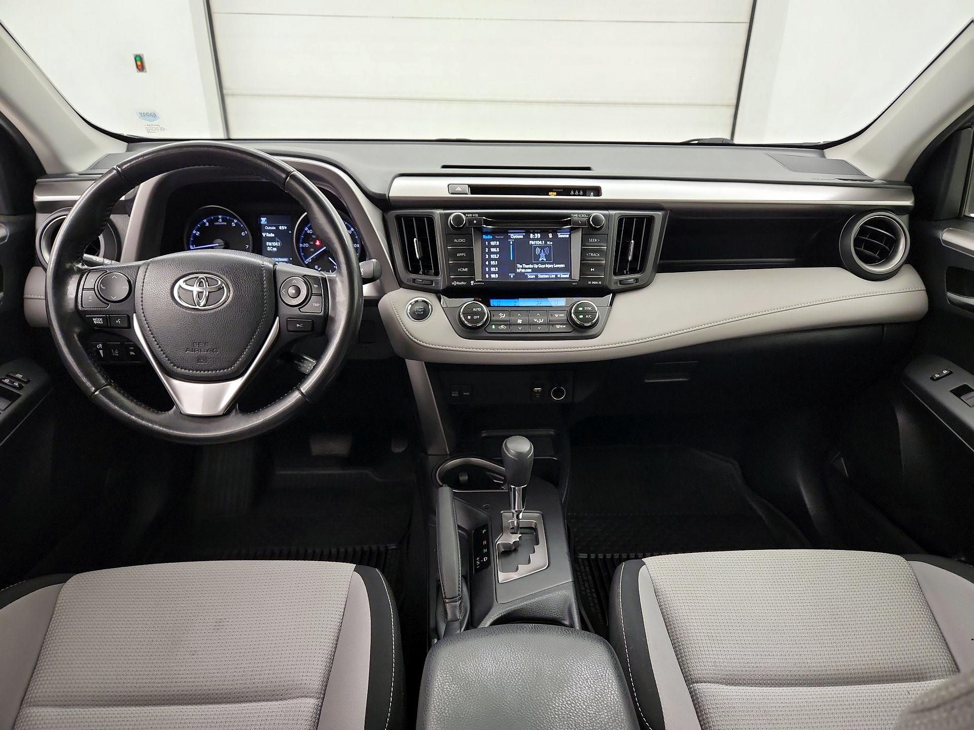 Thumbnail: 2018 Toyota RAV4 - 9