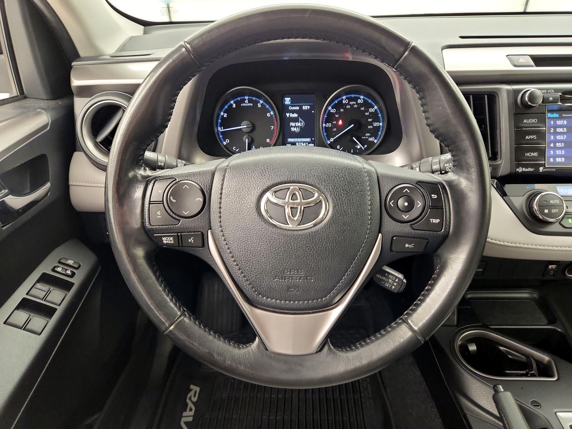 Thumbnail: 2018 Toyota RAV4 - 10