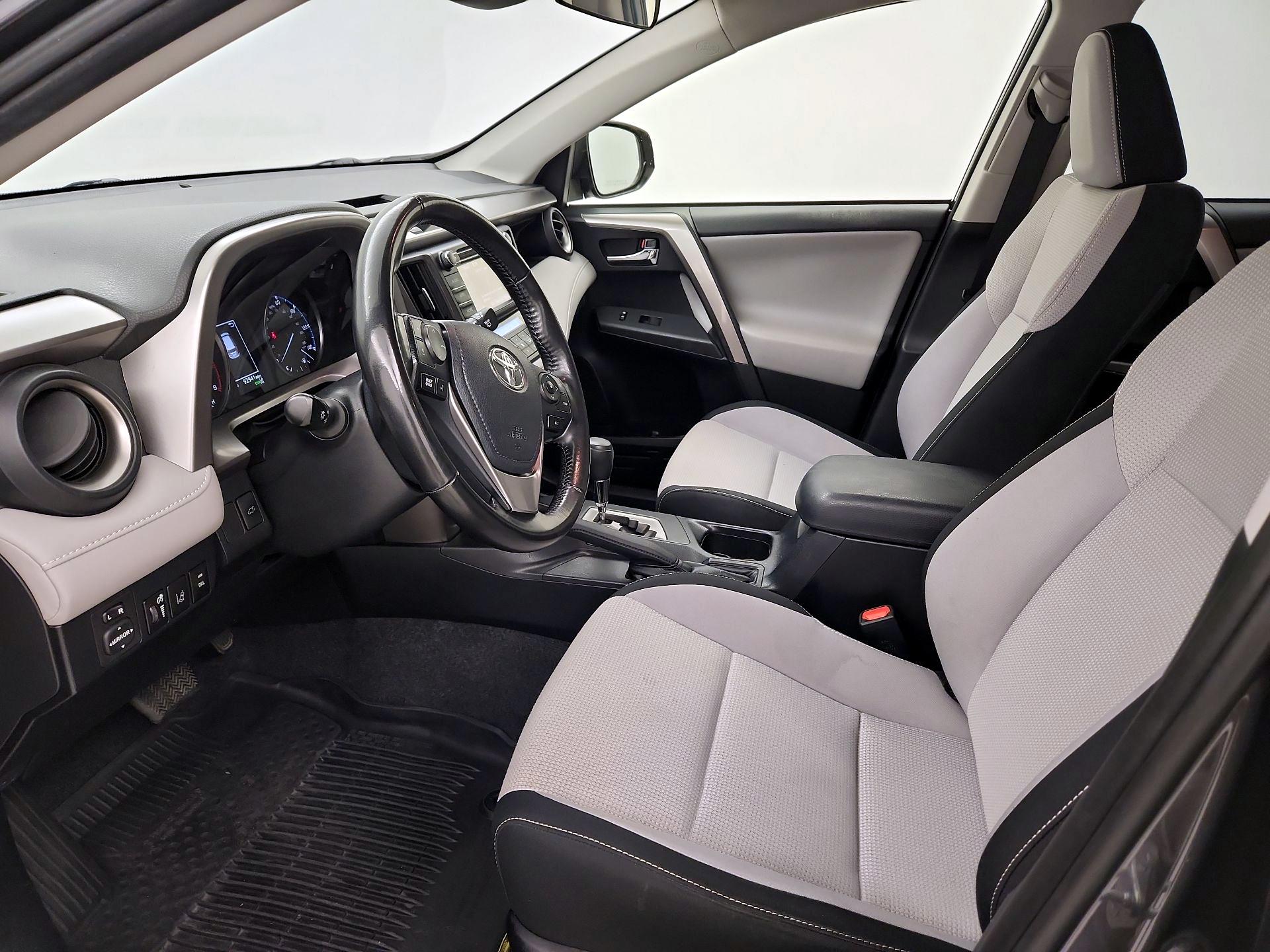 Thumbnail: 2018 Toyota RAV4 - 11