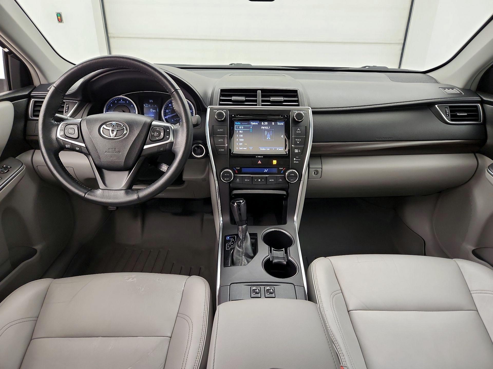 Thumbnail: 2016 Toyota Camry - 9