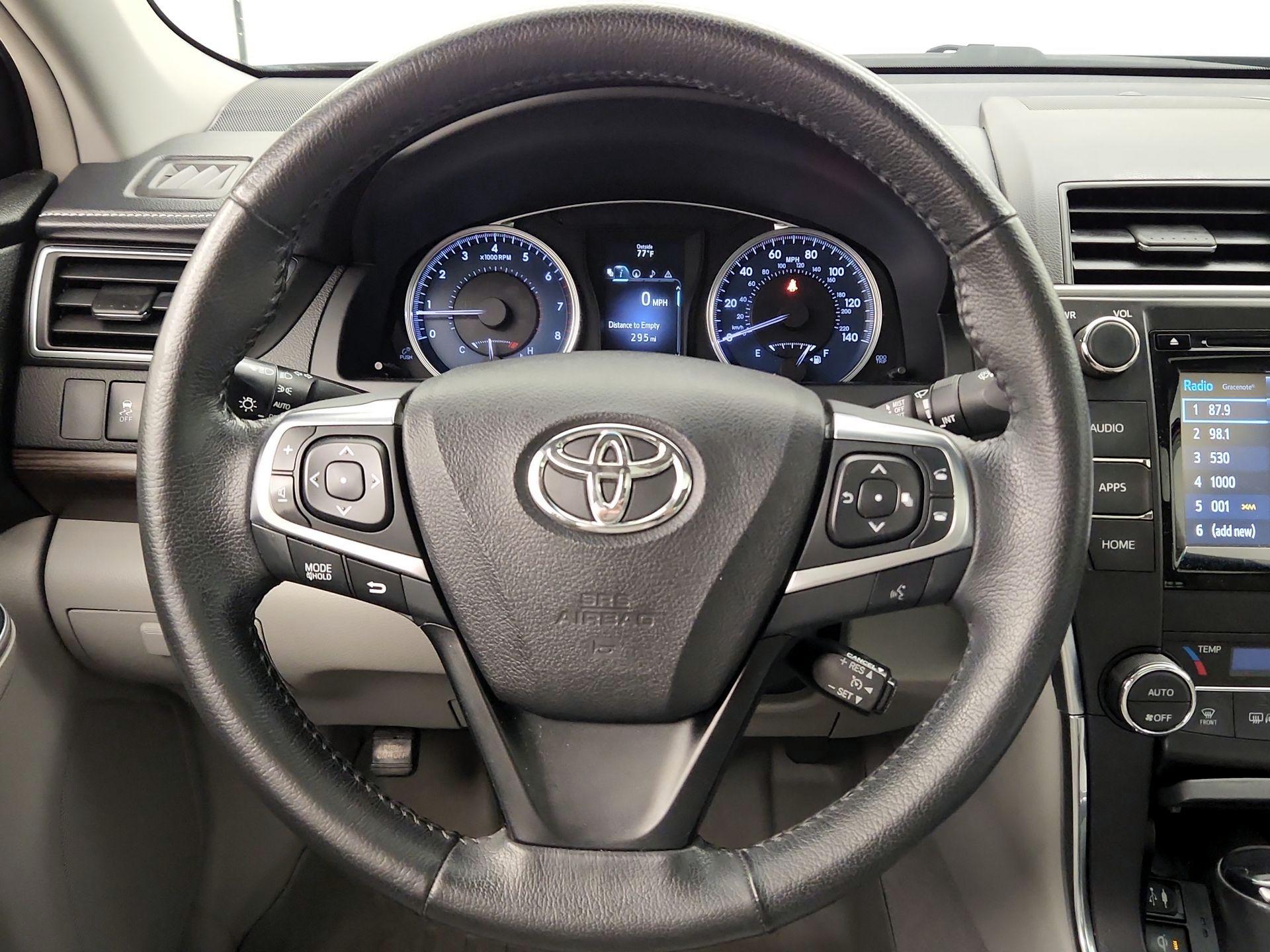 Thumbnail: 2016 Toyota Camry - 10