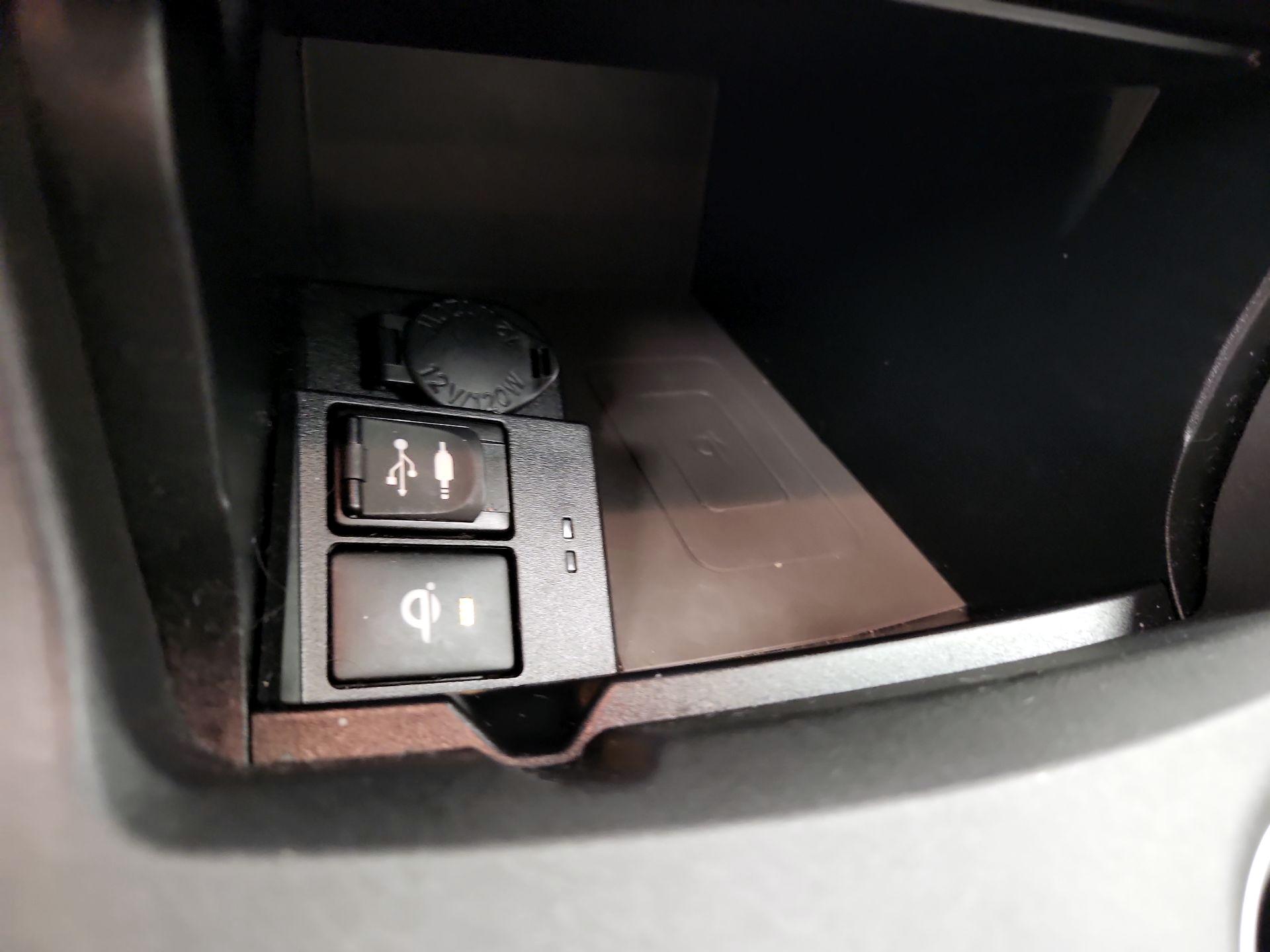 Thumbnail: 2016 Toyota Camry - 19
