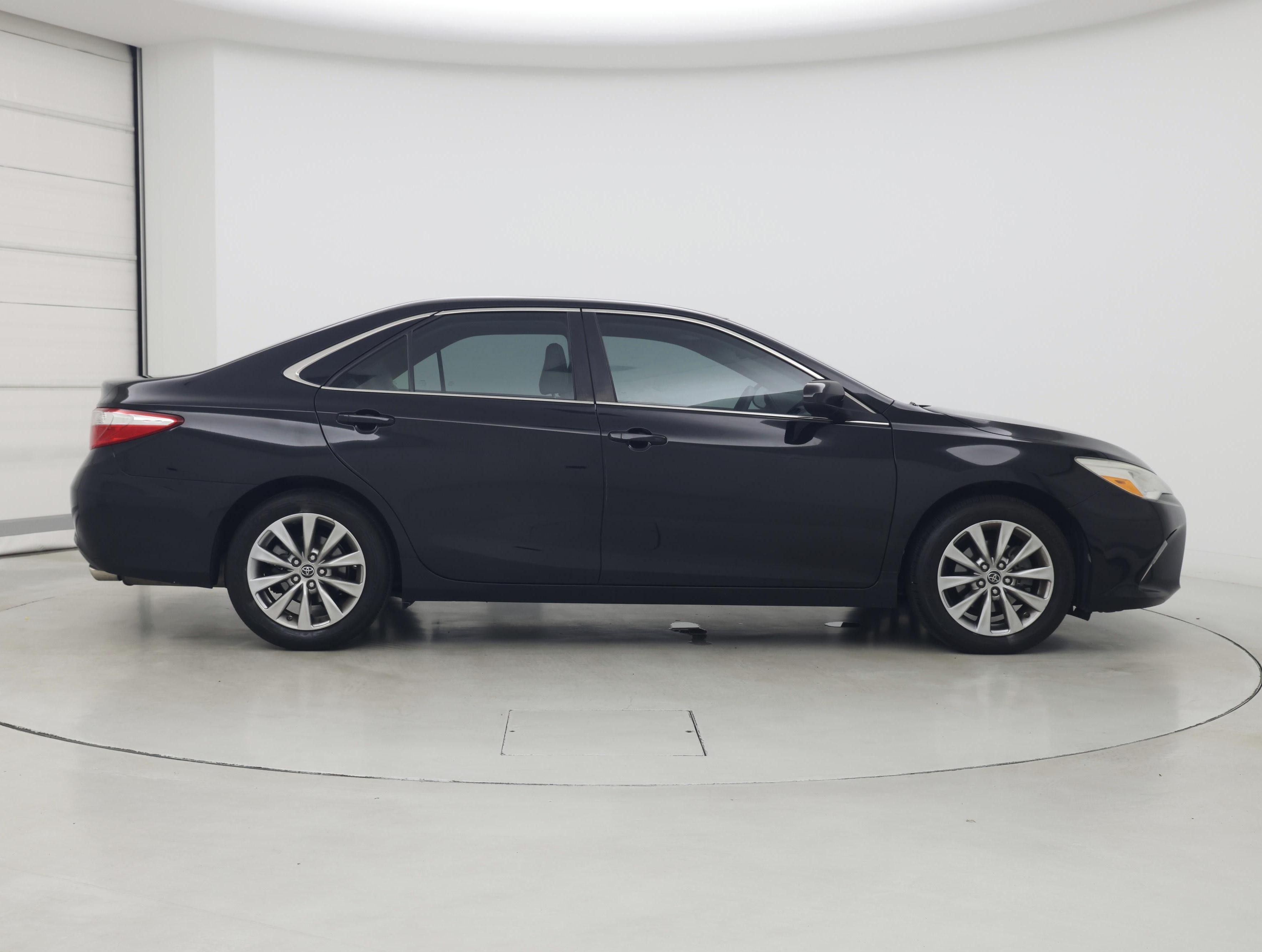 Thumbnail: 2016 Toyota Camry - 7