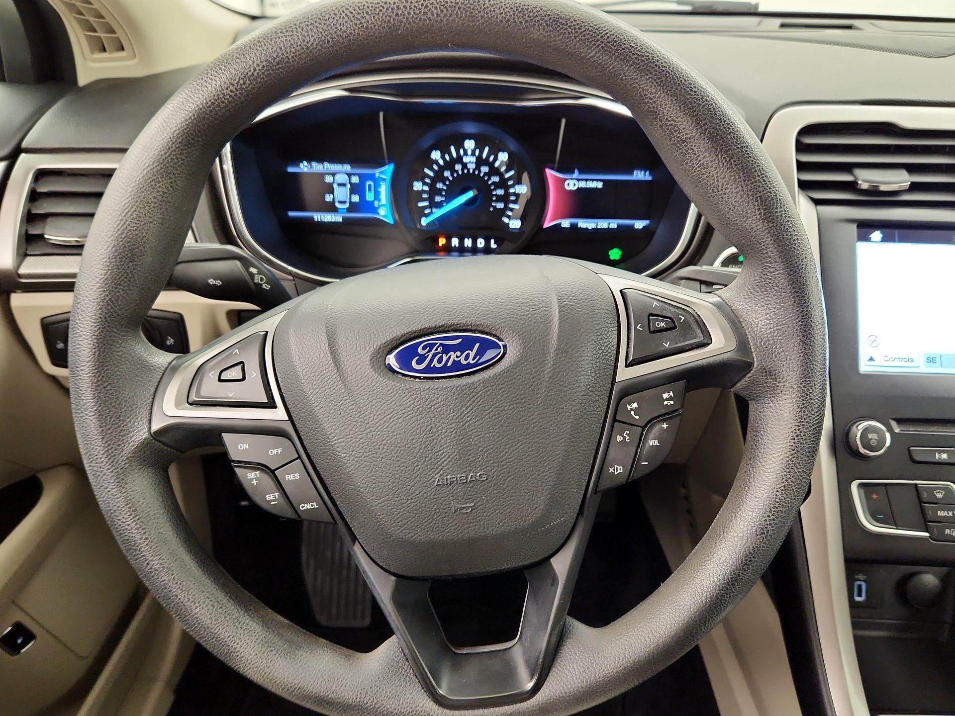 Thumbnail: 2017 Ford Fusion - 10