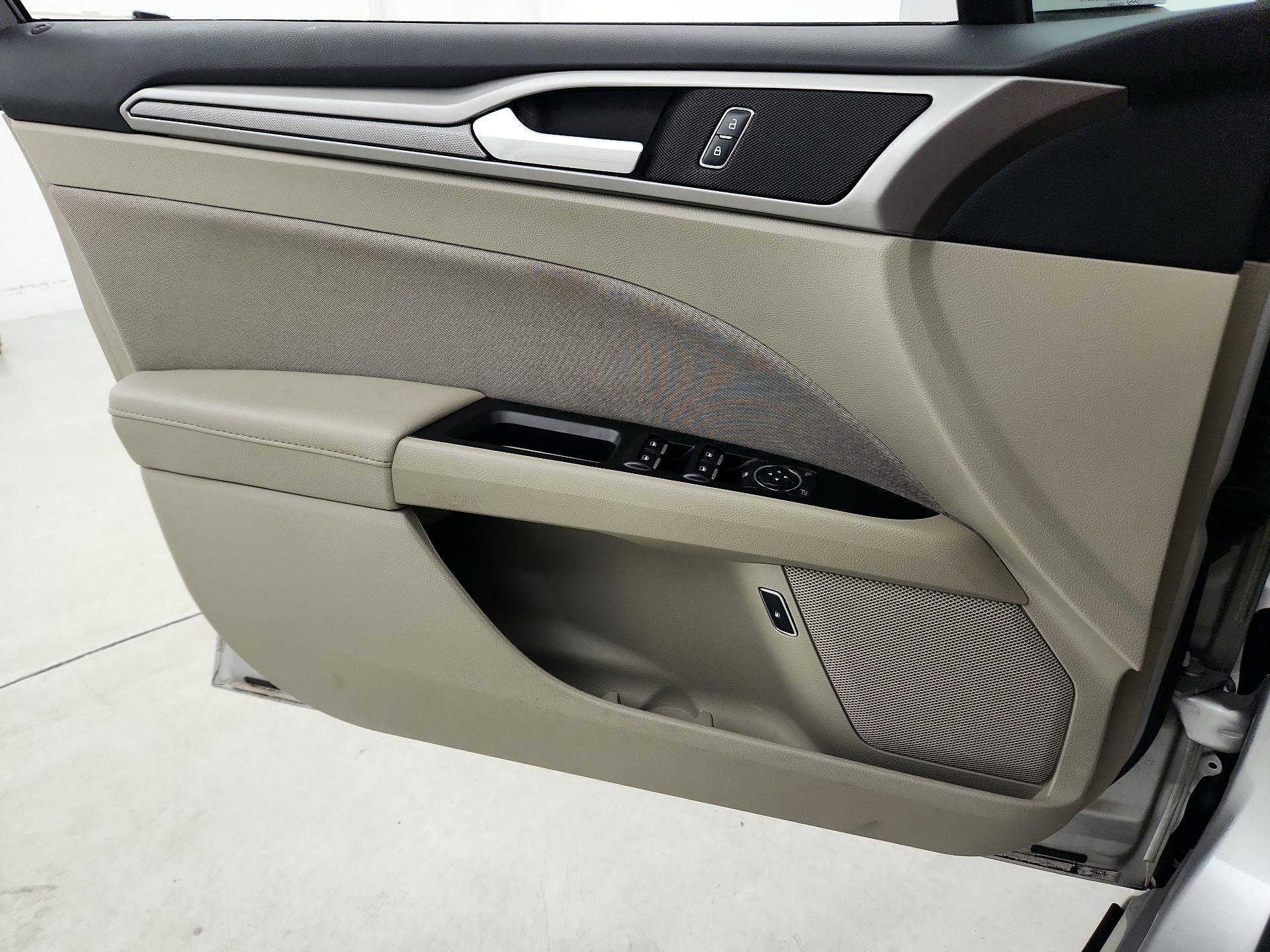 Thumbnail: 2017 Ford Fusion - 12