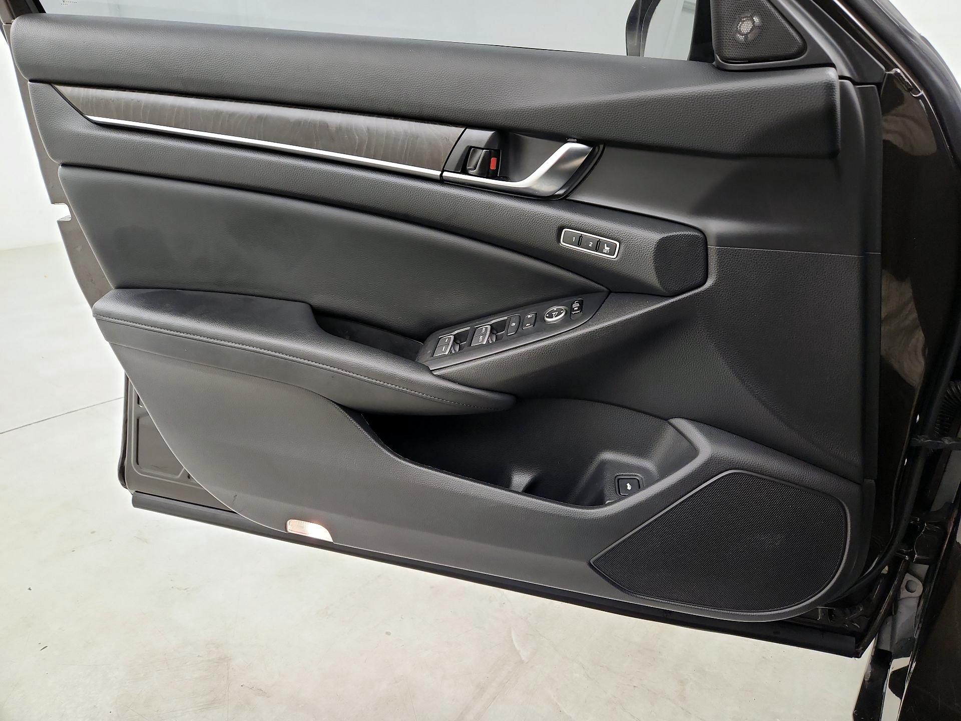 Thumbnail: 2018 Honda Accord - 12