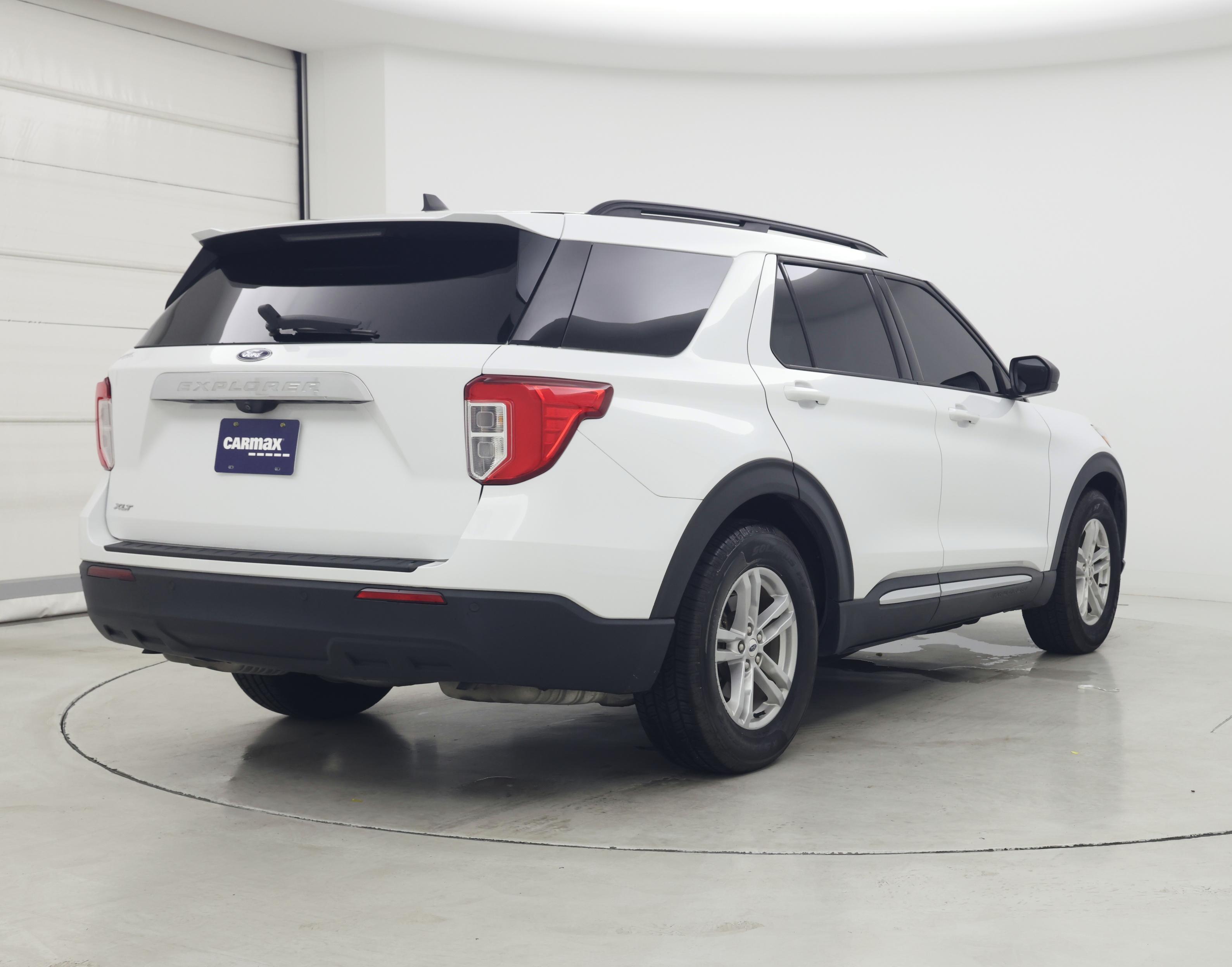 Thumbnail: 2021 Ford Explorer - 8