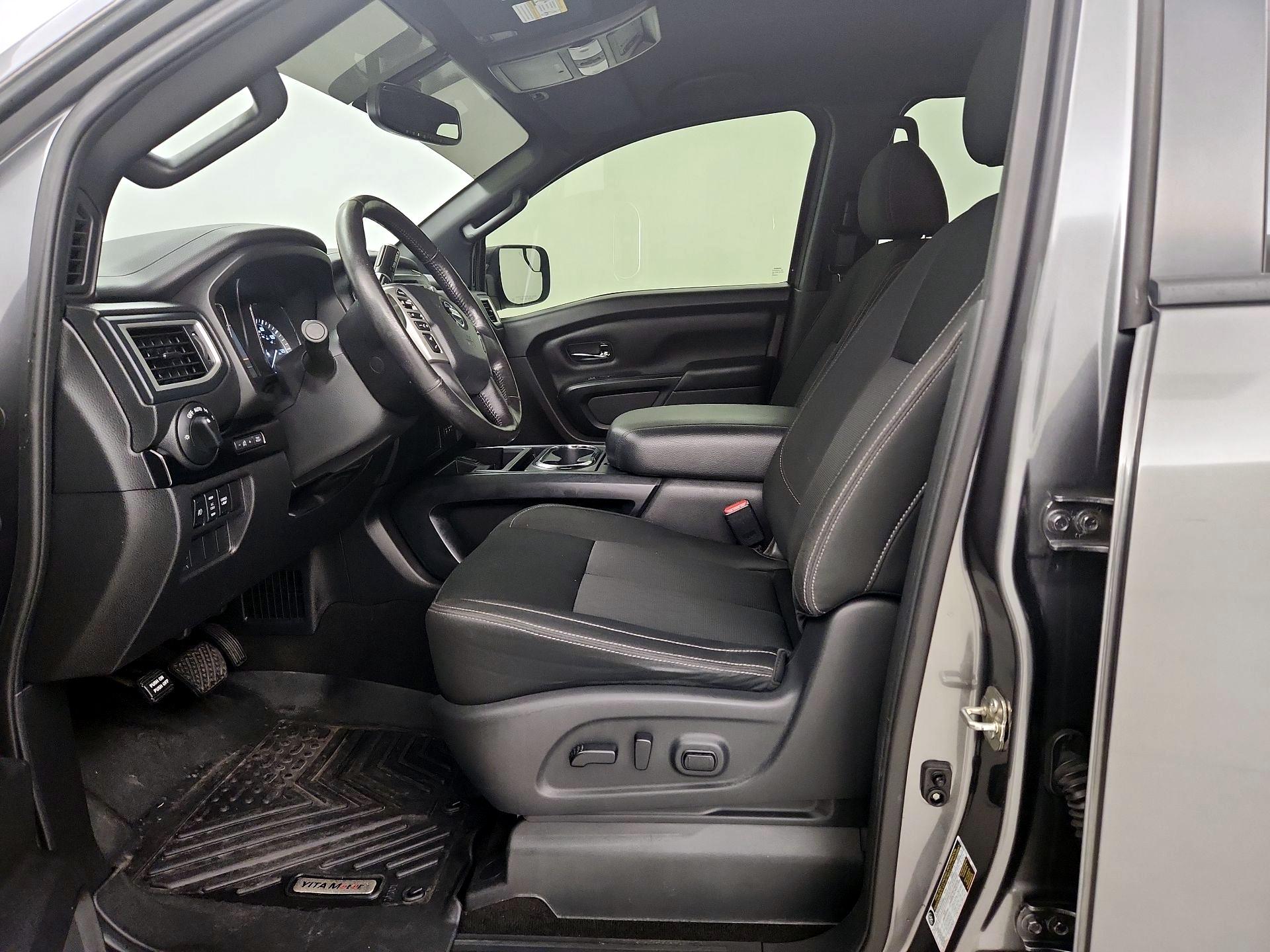 Thumbnail: 2019 Nissan Titan - 11