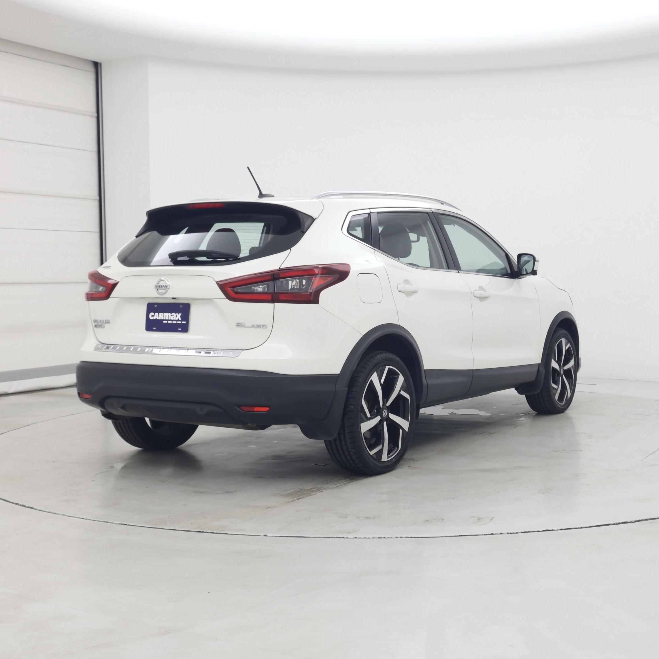 Thumbnail: 2020 Nissan Rogue Sport - 8