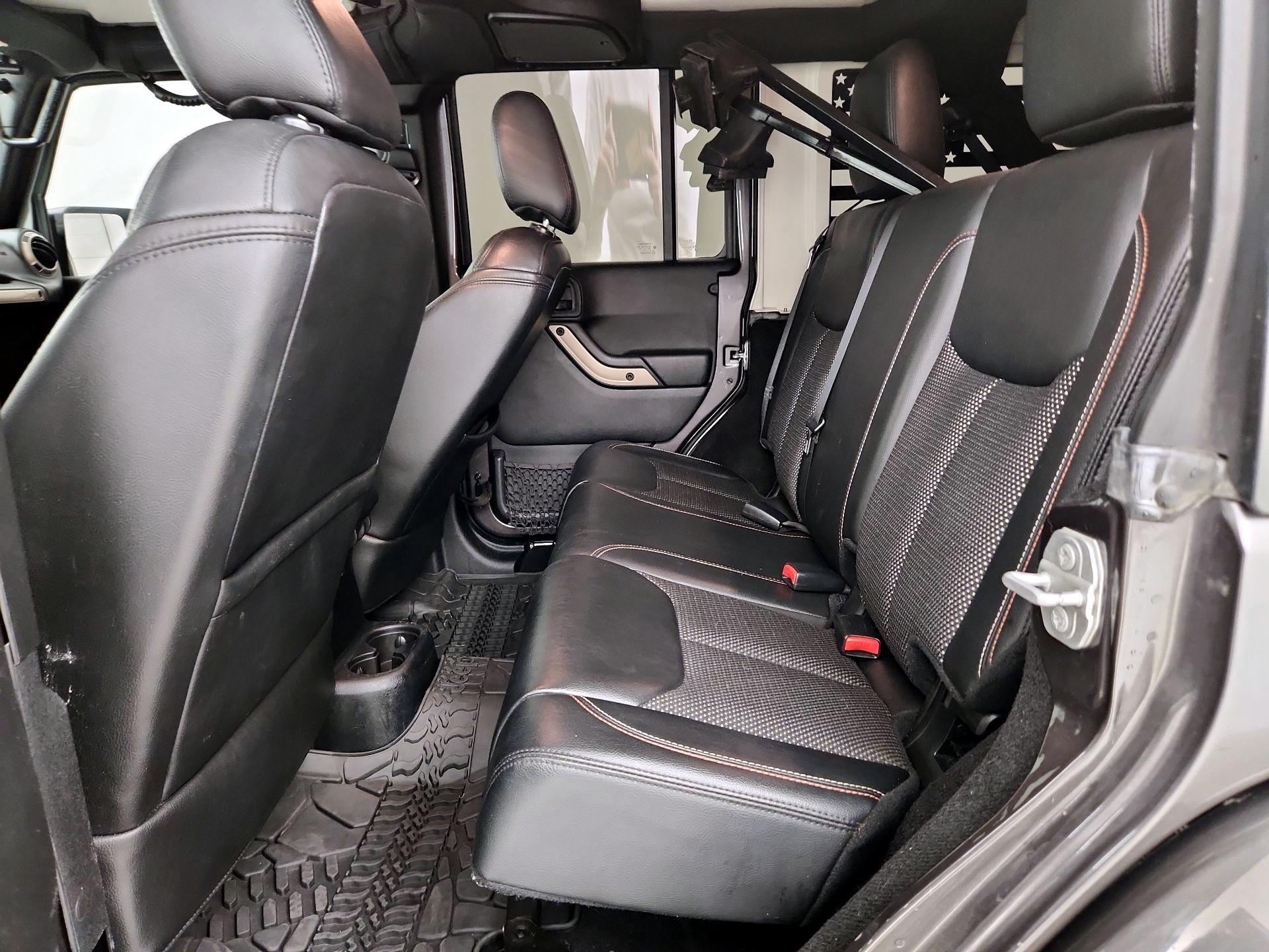 Thumbnail: 2016 Jeep Wrangler - 17