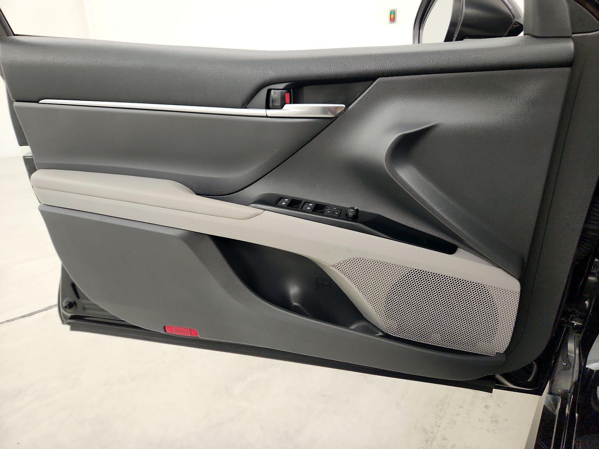 Thumbnail: 2020 Toyota Camry - 12