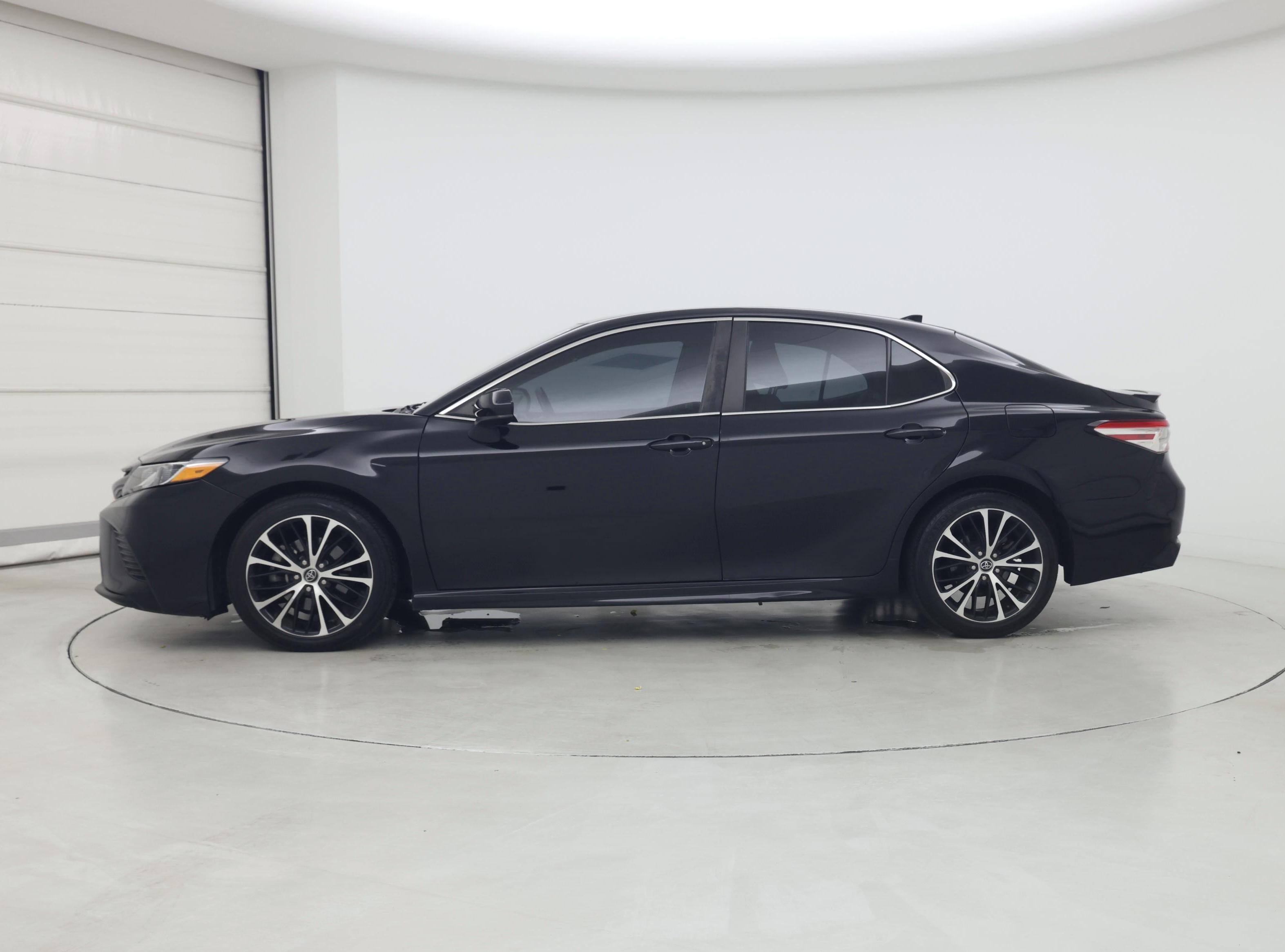 Thumbnail: 2020 Toyota Camry - 3