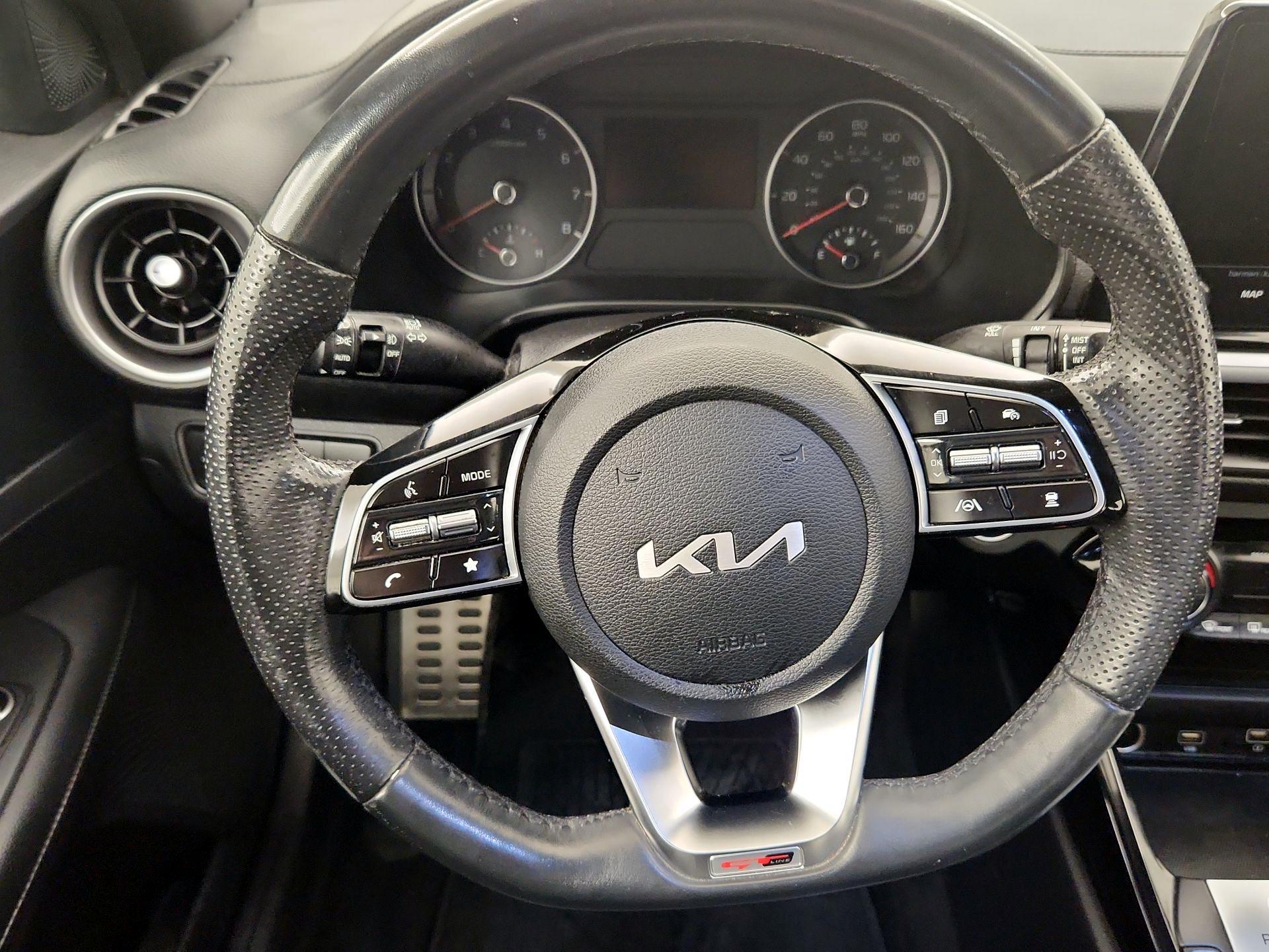 Thumbnail: 2022 Kia Forte - 10