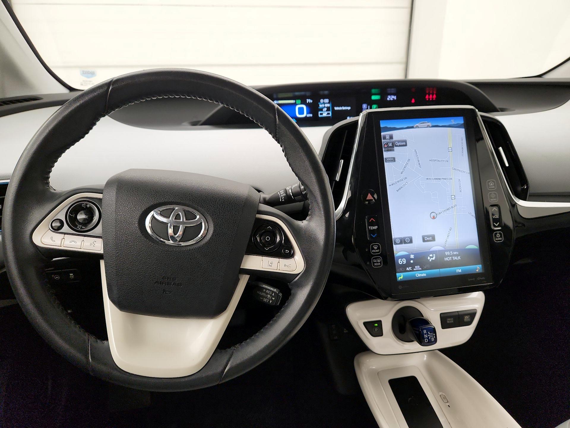 Thumbnail: 2018 Toyota Prius - 10
