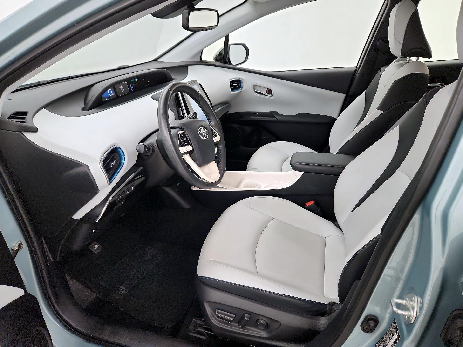 Thumbnail: 2018 Toyota Prius - 11