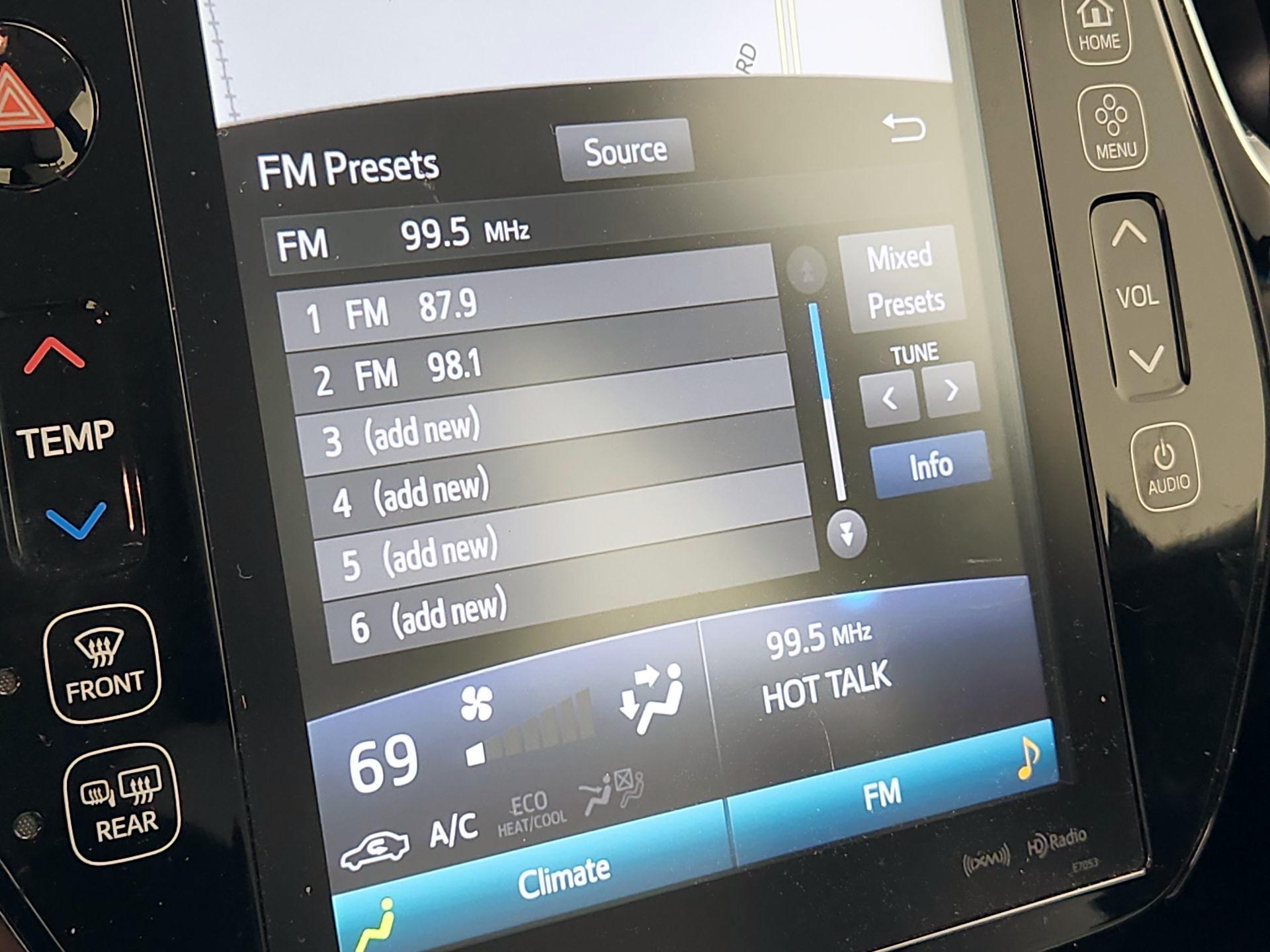 Thumbnail: 2018 Toyota Prius - 16