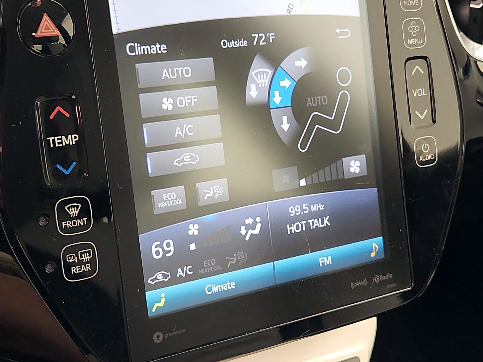 Thumbnail: 2018 Toyota Prius - 17