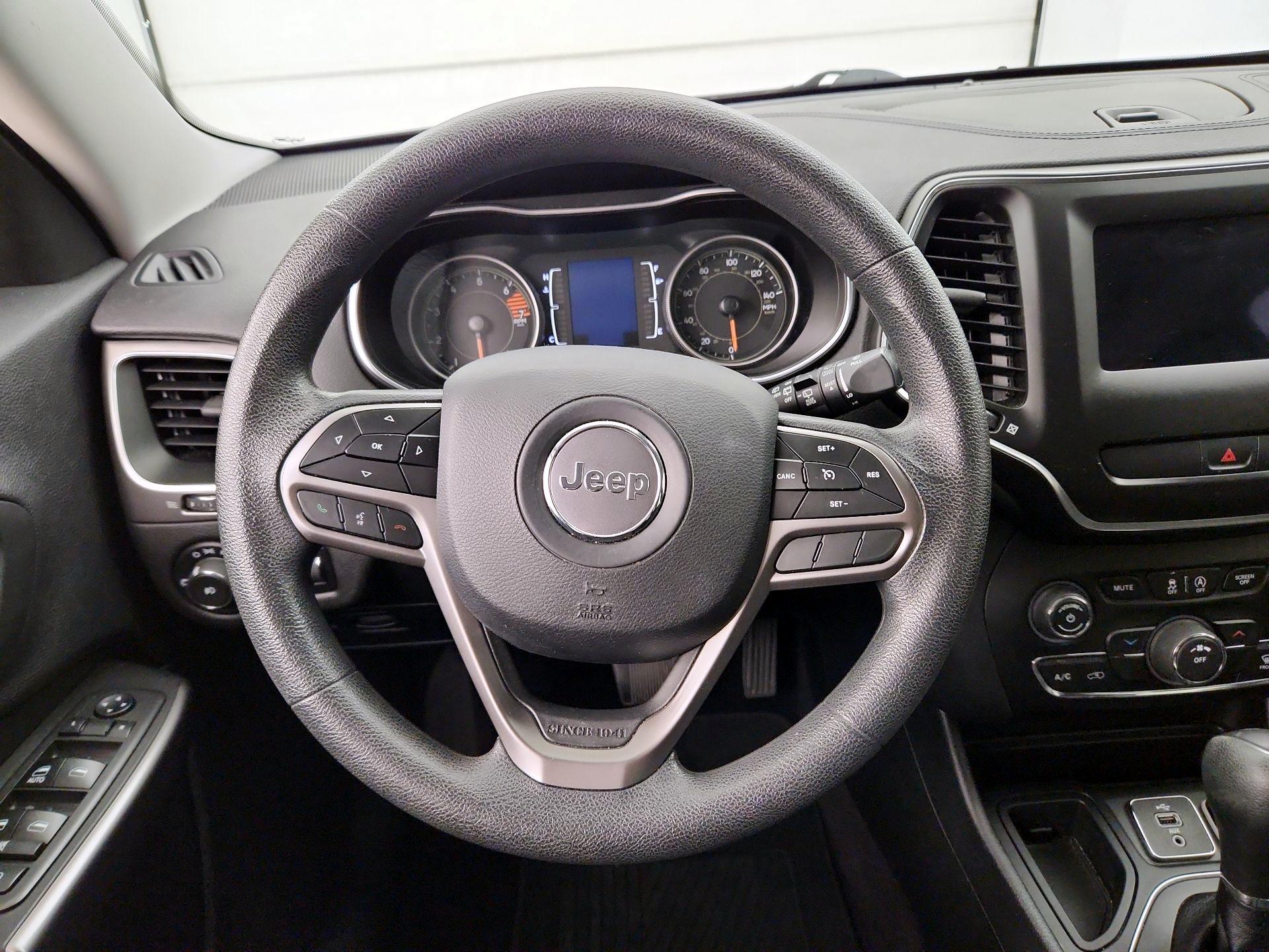 Thumbnail: 2019 Jeep Cherokee - 10