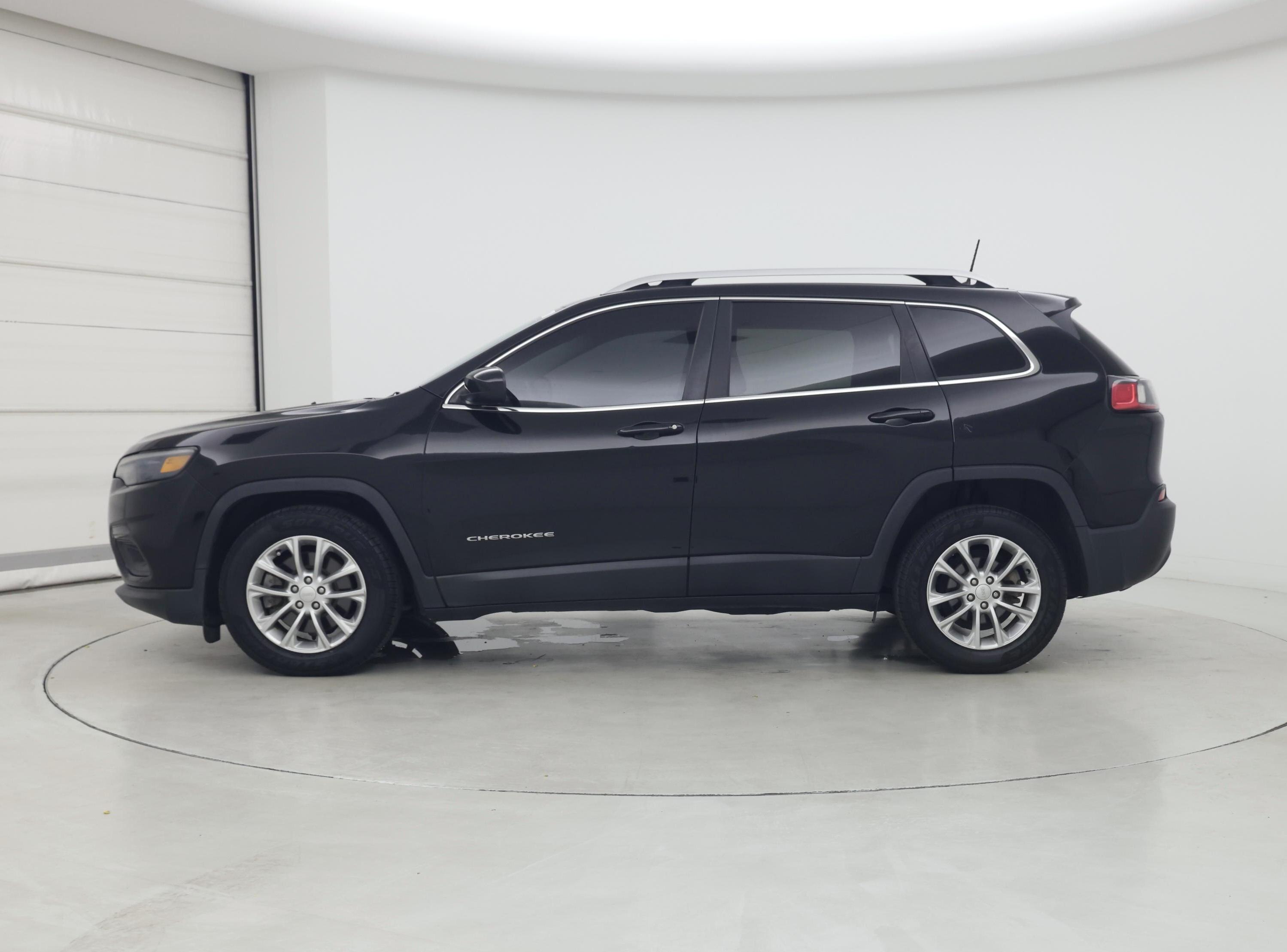 Thumbnail: 2019 Jeep Cherokee - 3
