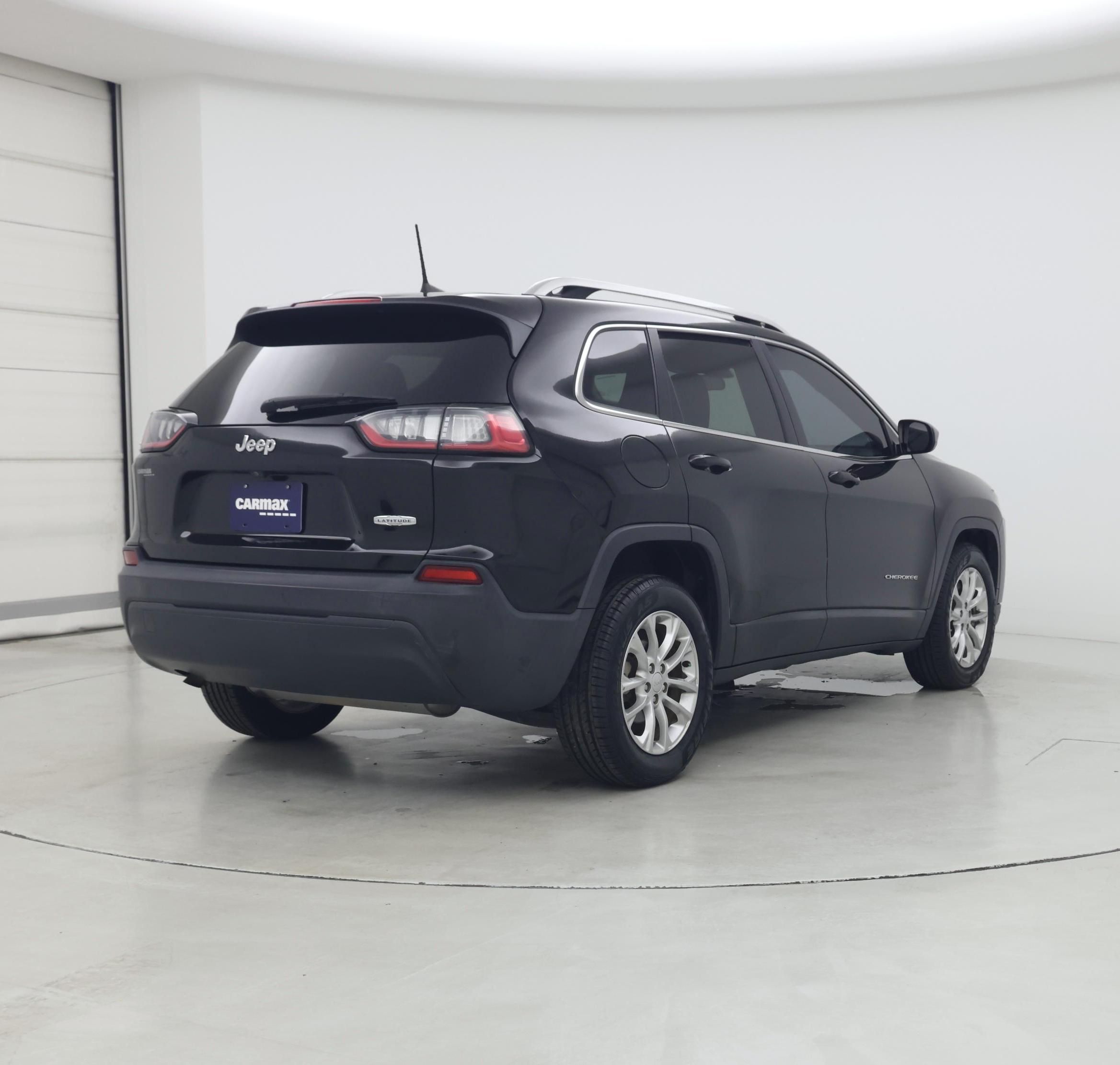 Thumbnail: 2019 Jeep Cherokee - 8