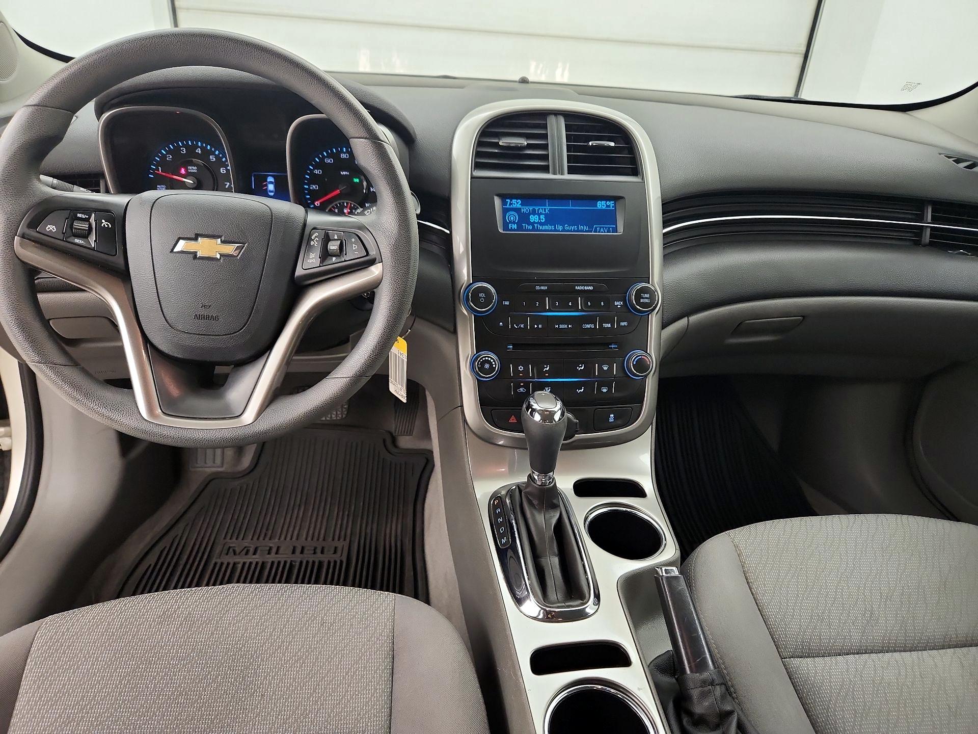 Thumbnail: 2015 Chevrolet Malibu - 9